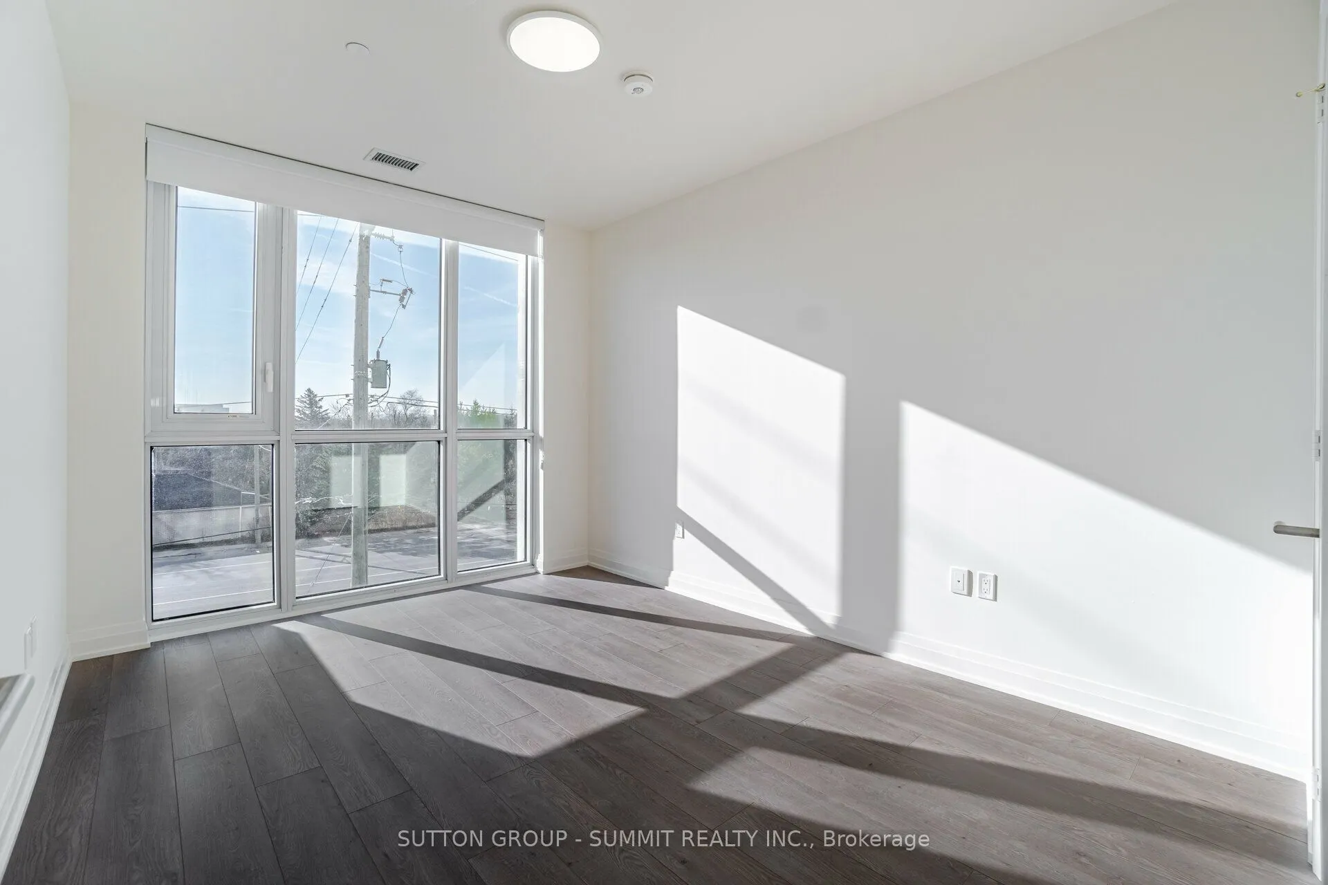 509 Dundas Street W, #226