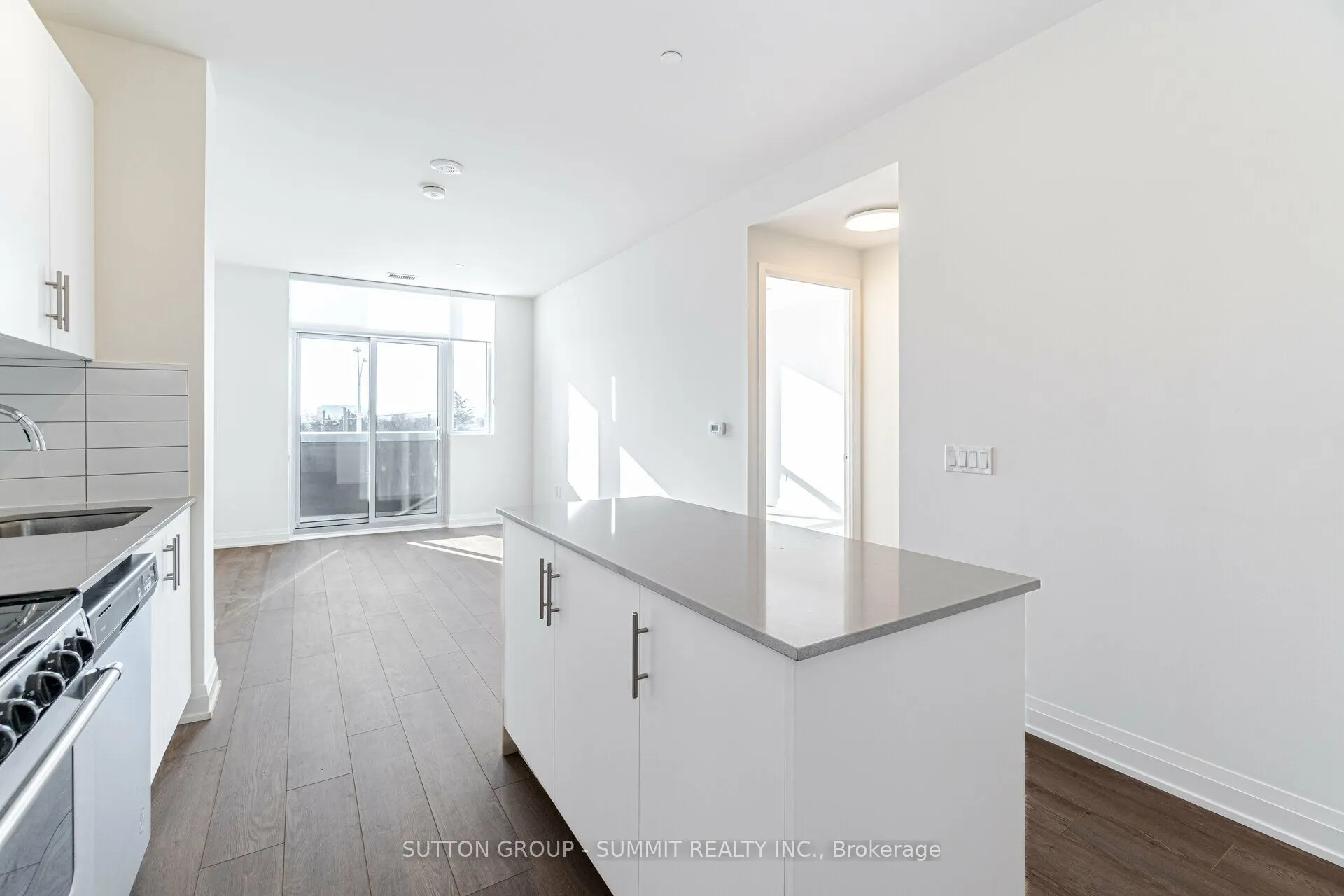 509 Dundas Street W, #226