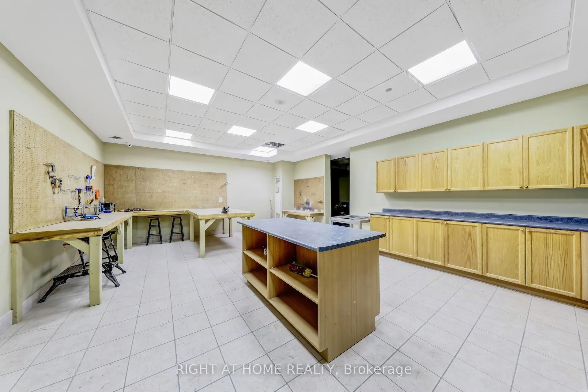 1140 Parkwest Place, #502