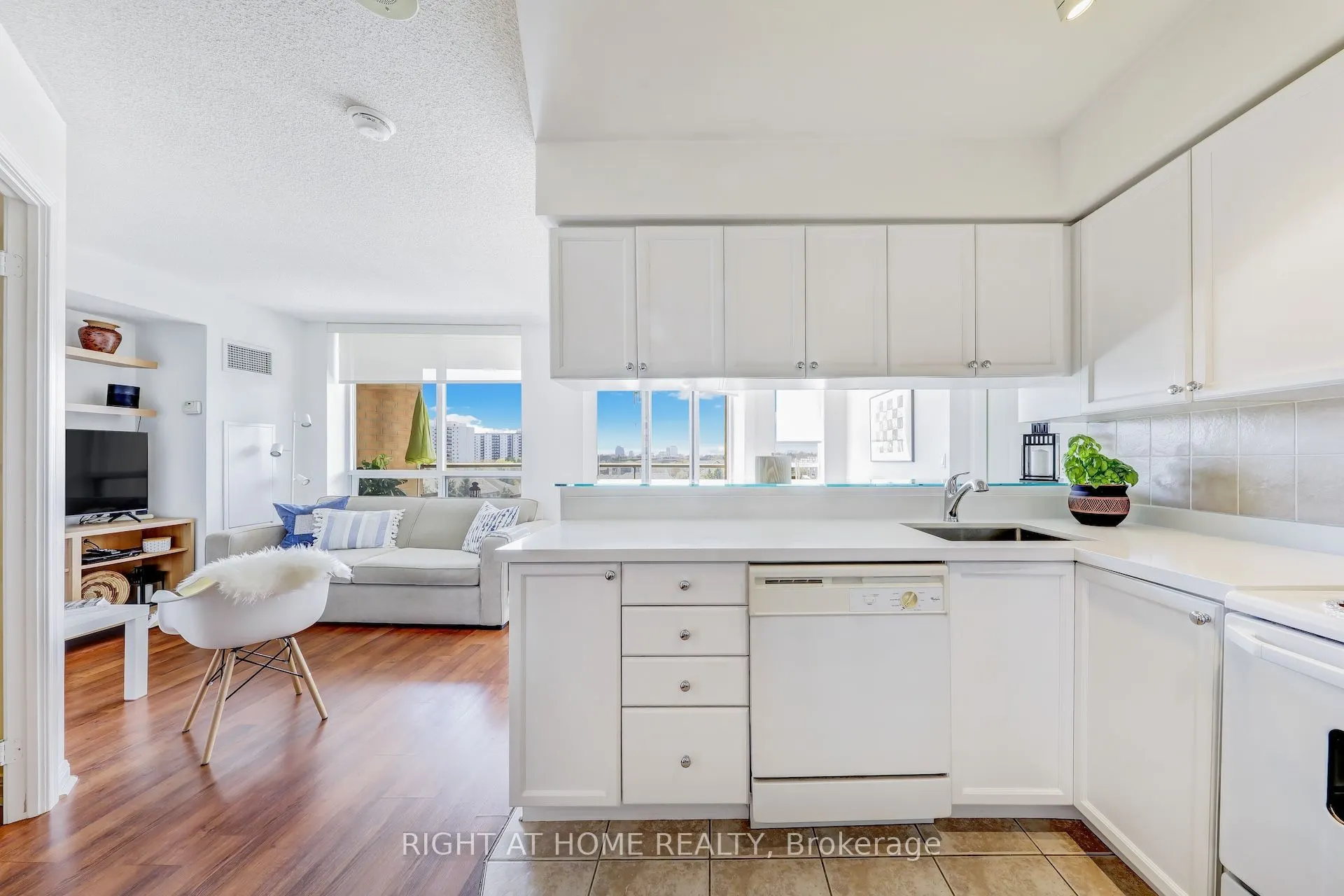 1140 Parkwest Place, #502