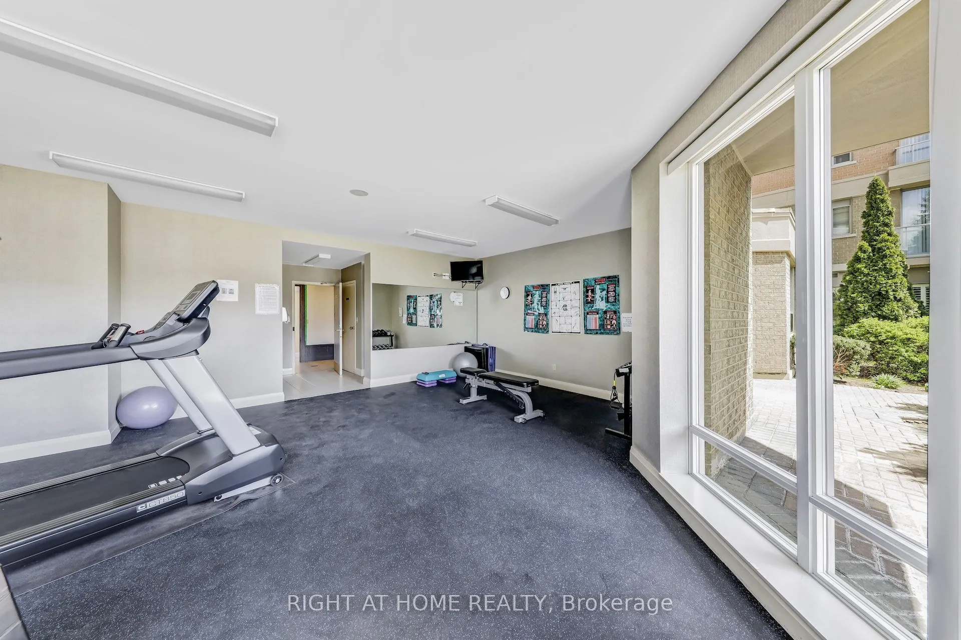 1140 Parkwest Place, #502
