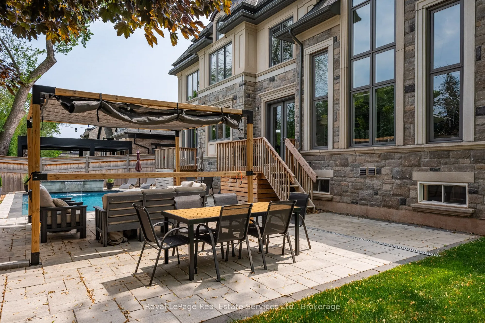 215 Prince George Crescent