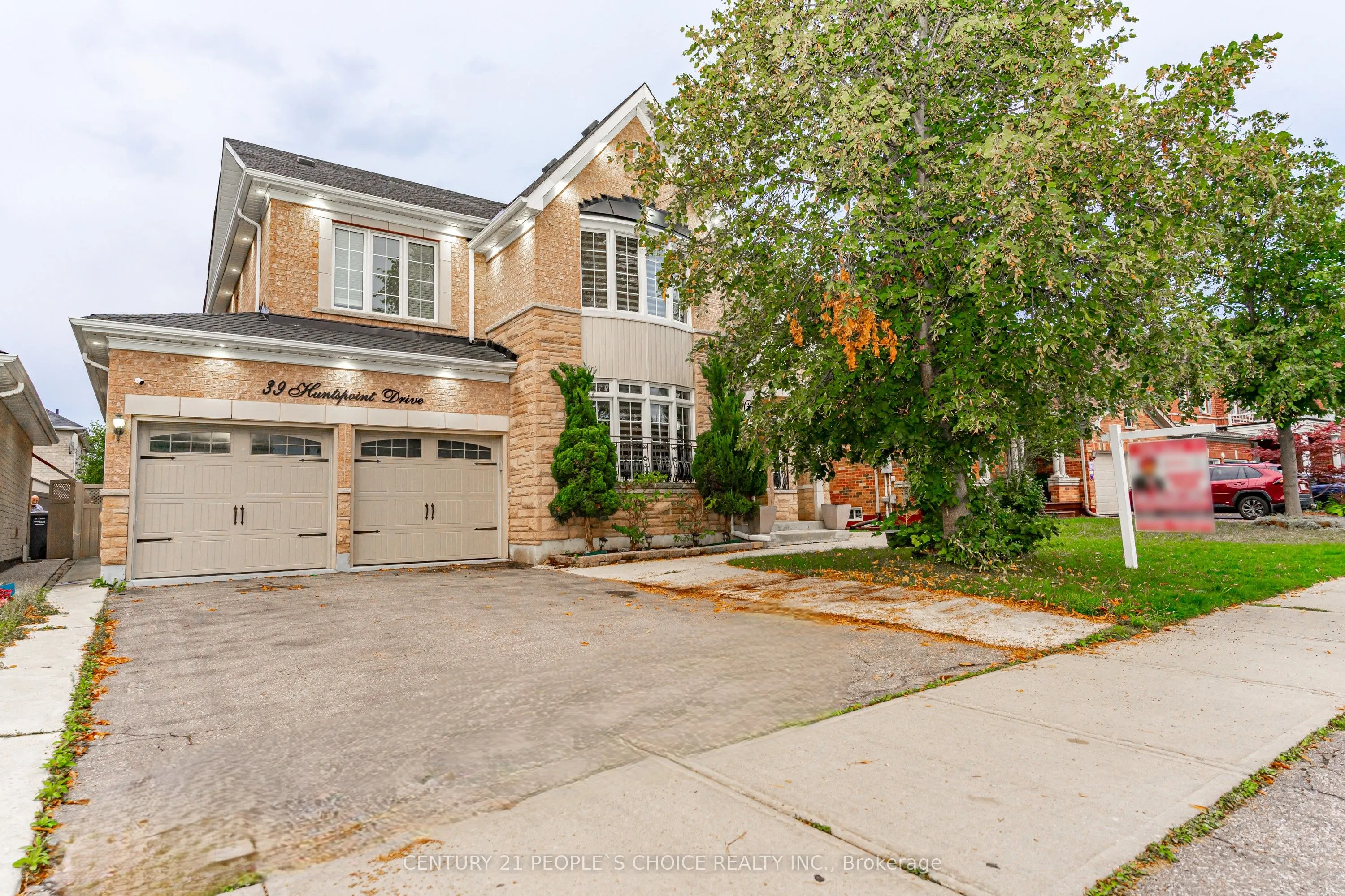 39 Huntspoint Drive