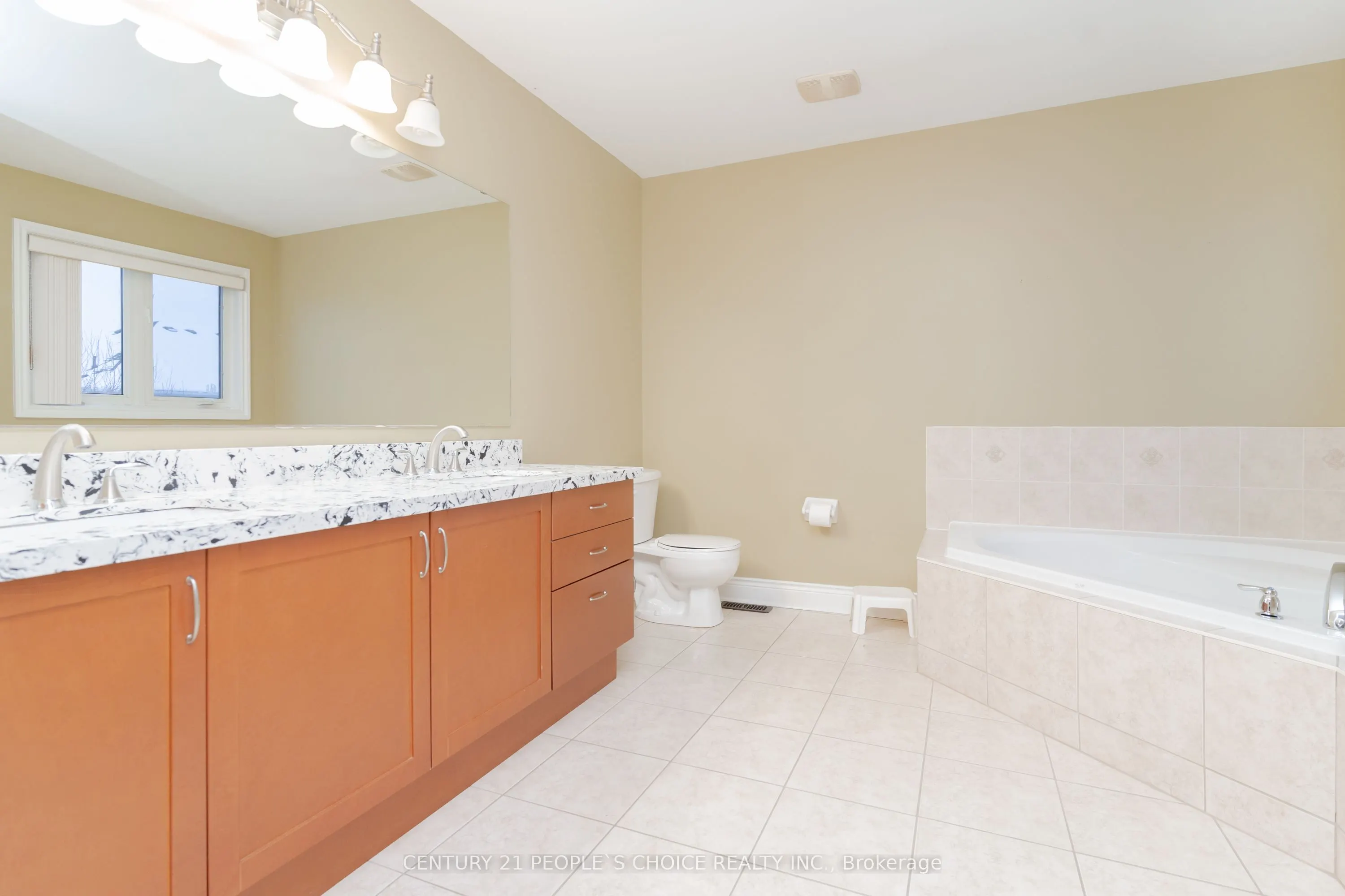 39 Huntspoint Drive