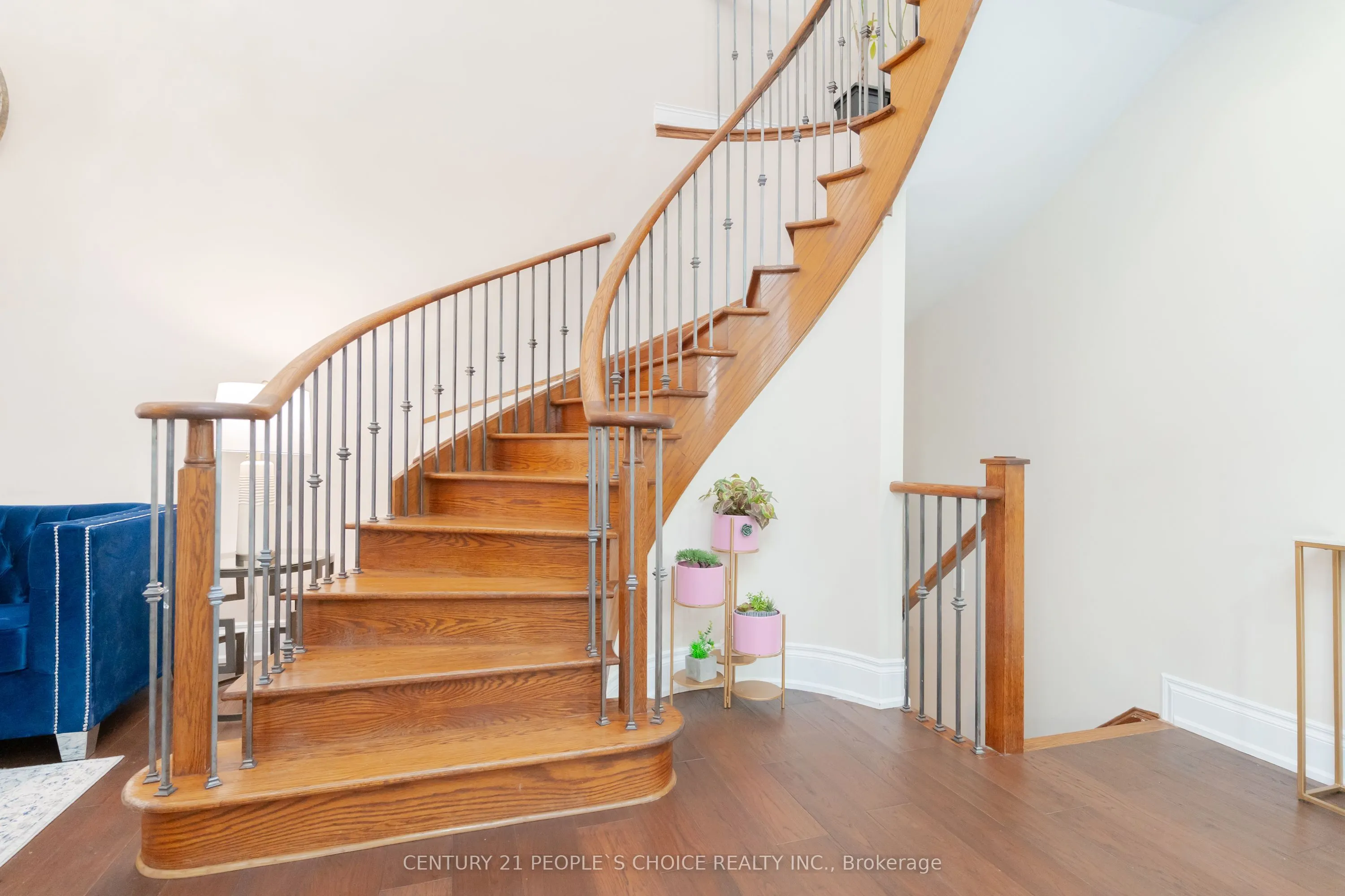 39 Huntspoint Drive