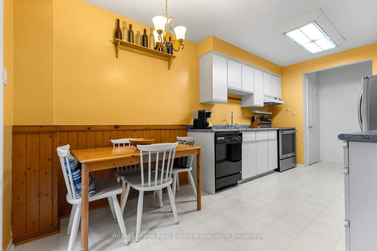 4265 Thom Gardens
