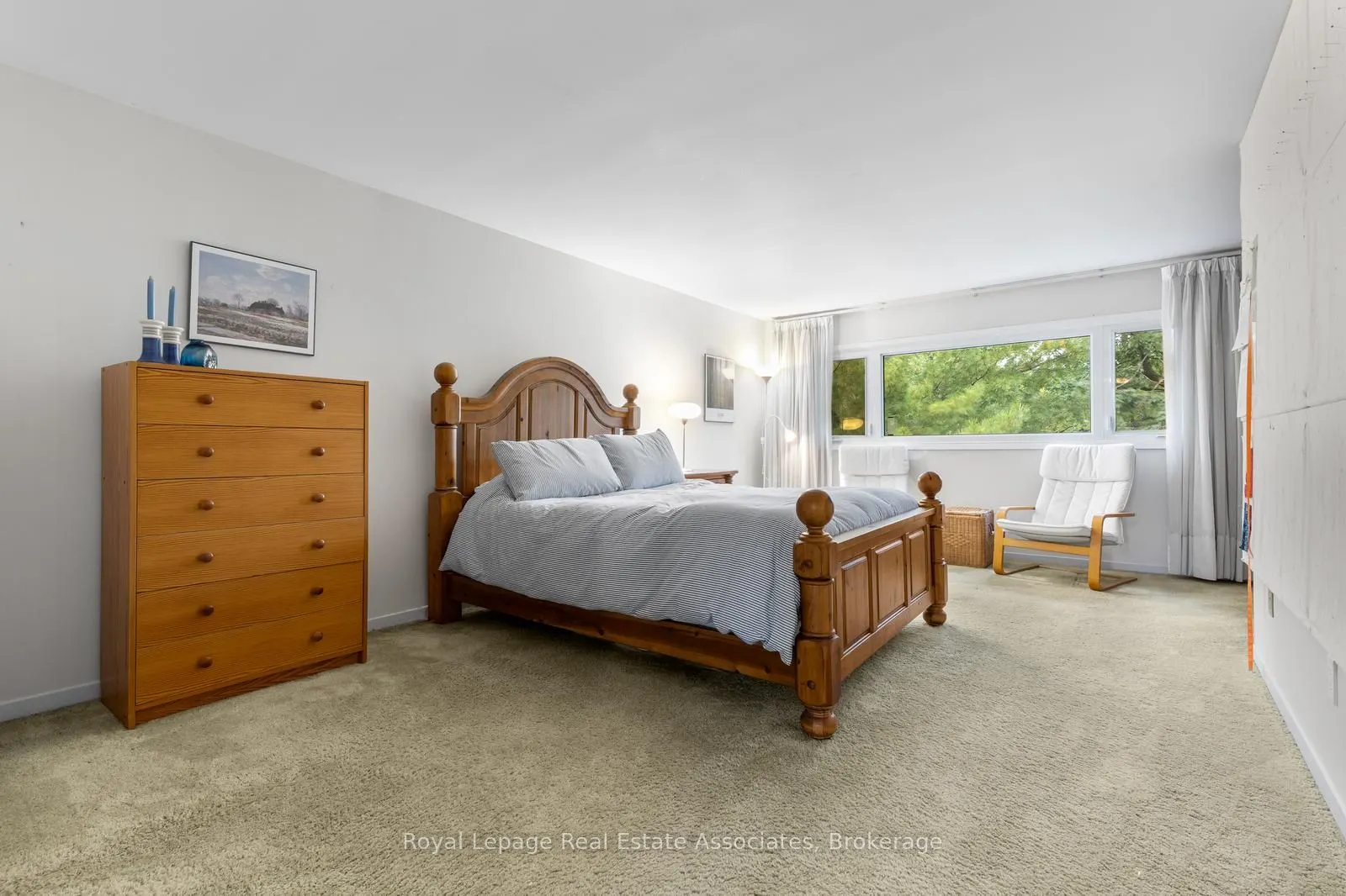 4265 Thom Gardens
