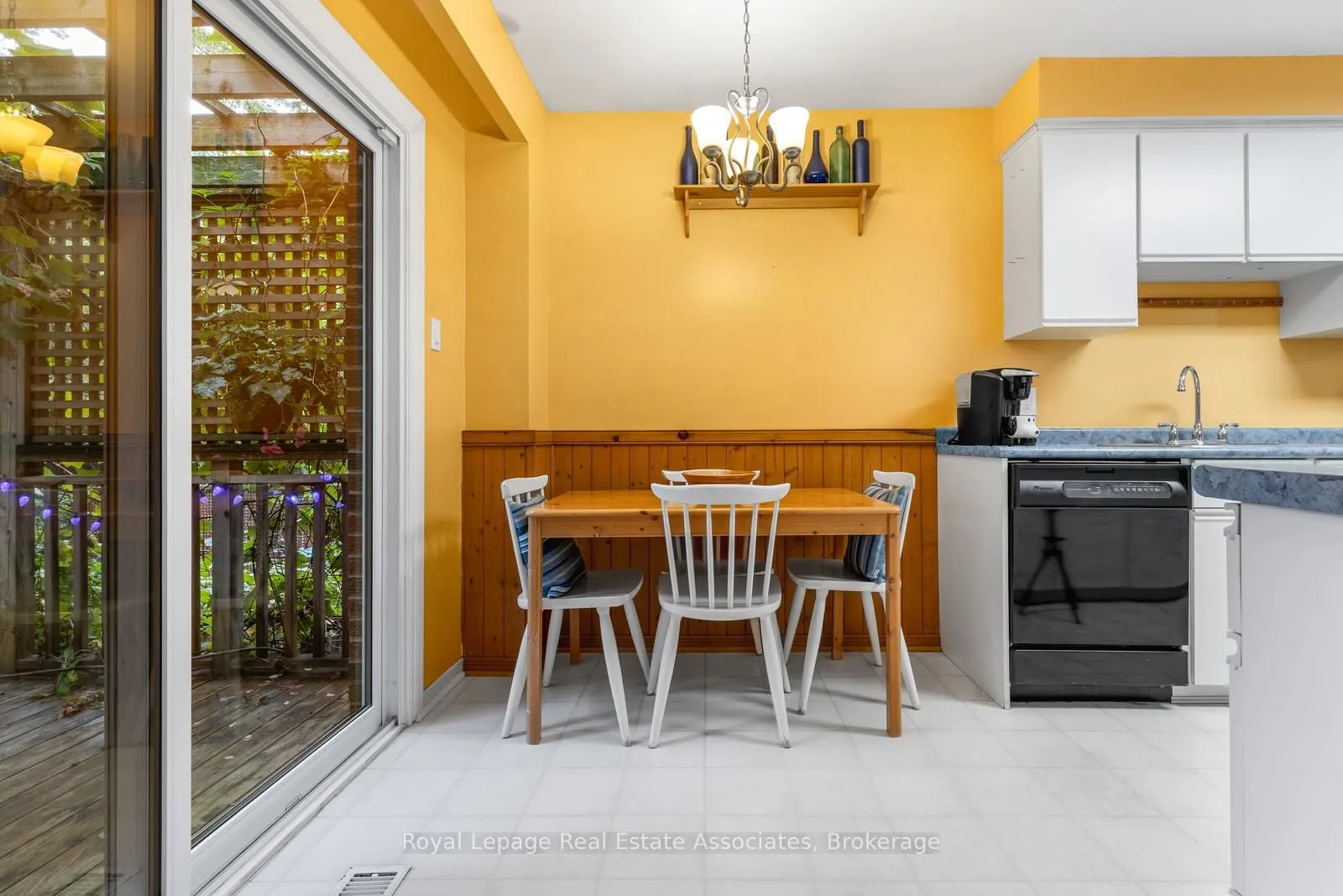 4265 Thom Gardens