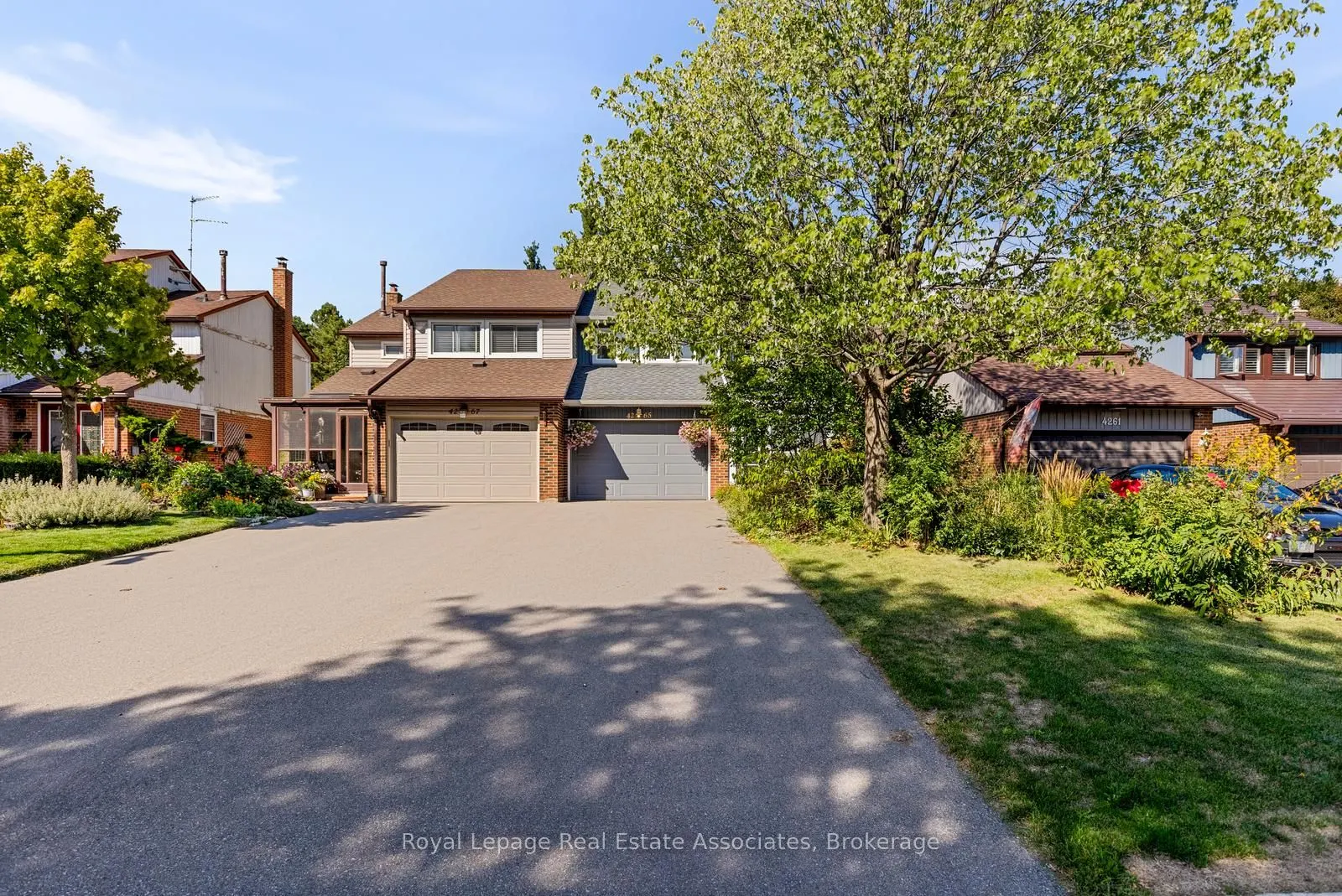 4265 Thom Gardens