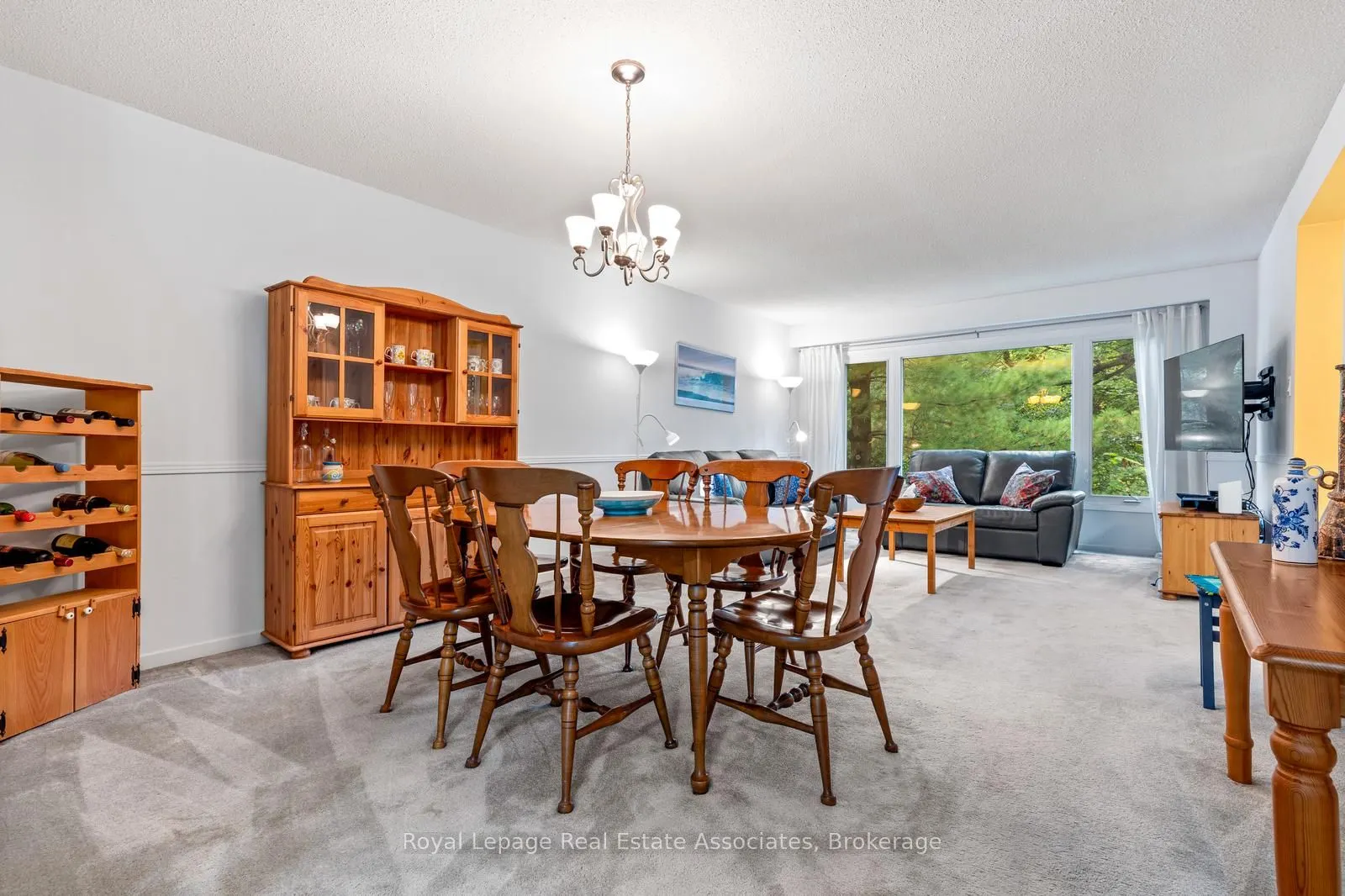 4265 Thom Gardens