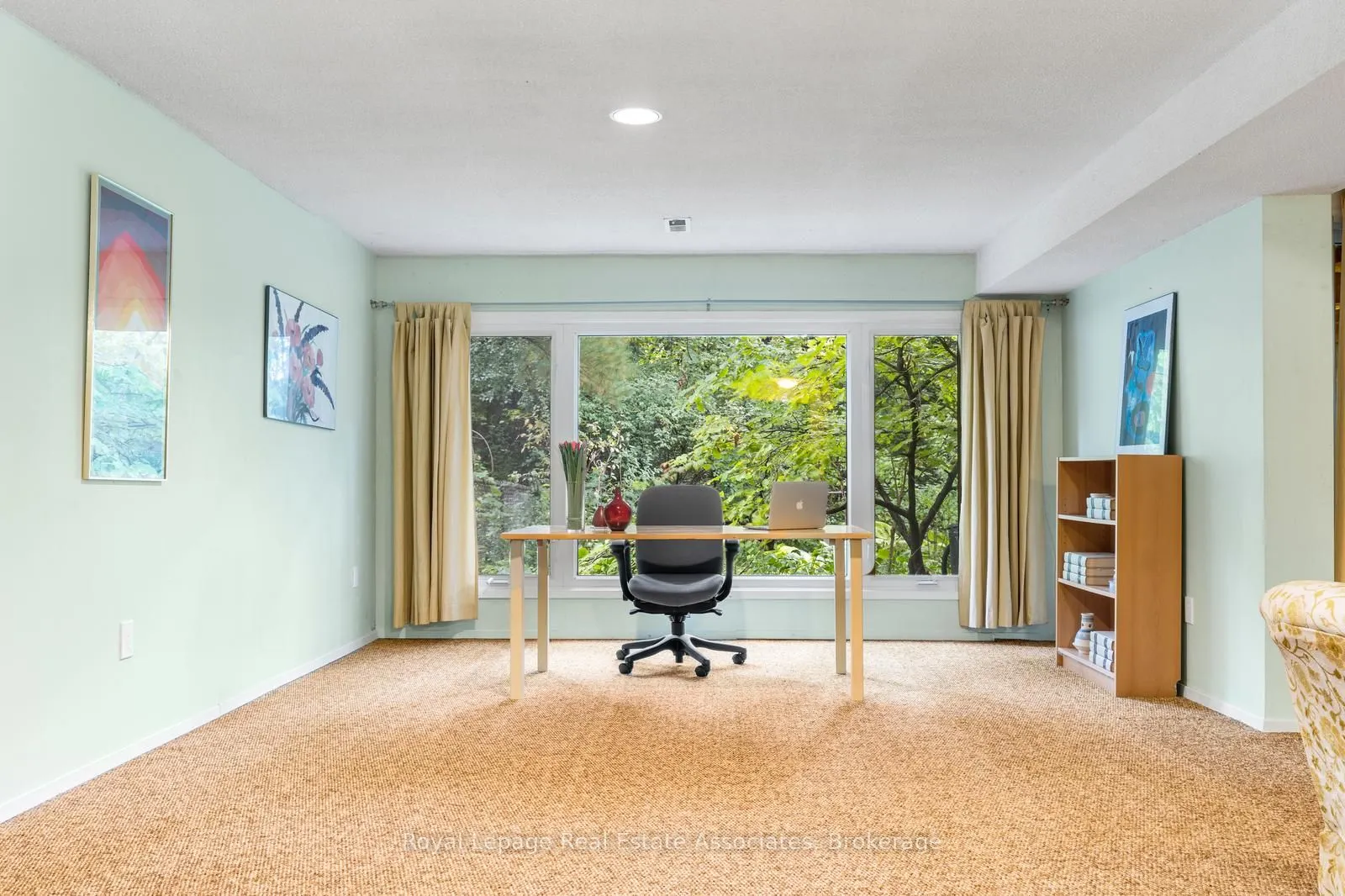 4265 Thom Gardens