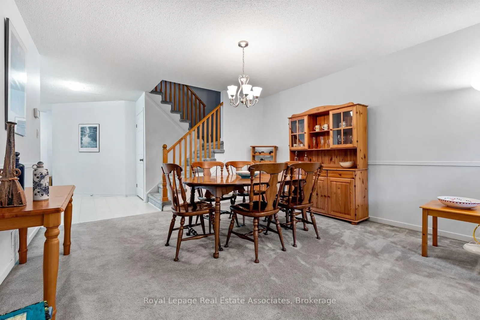 4265 Thom Gardens