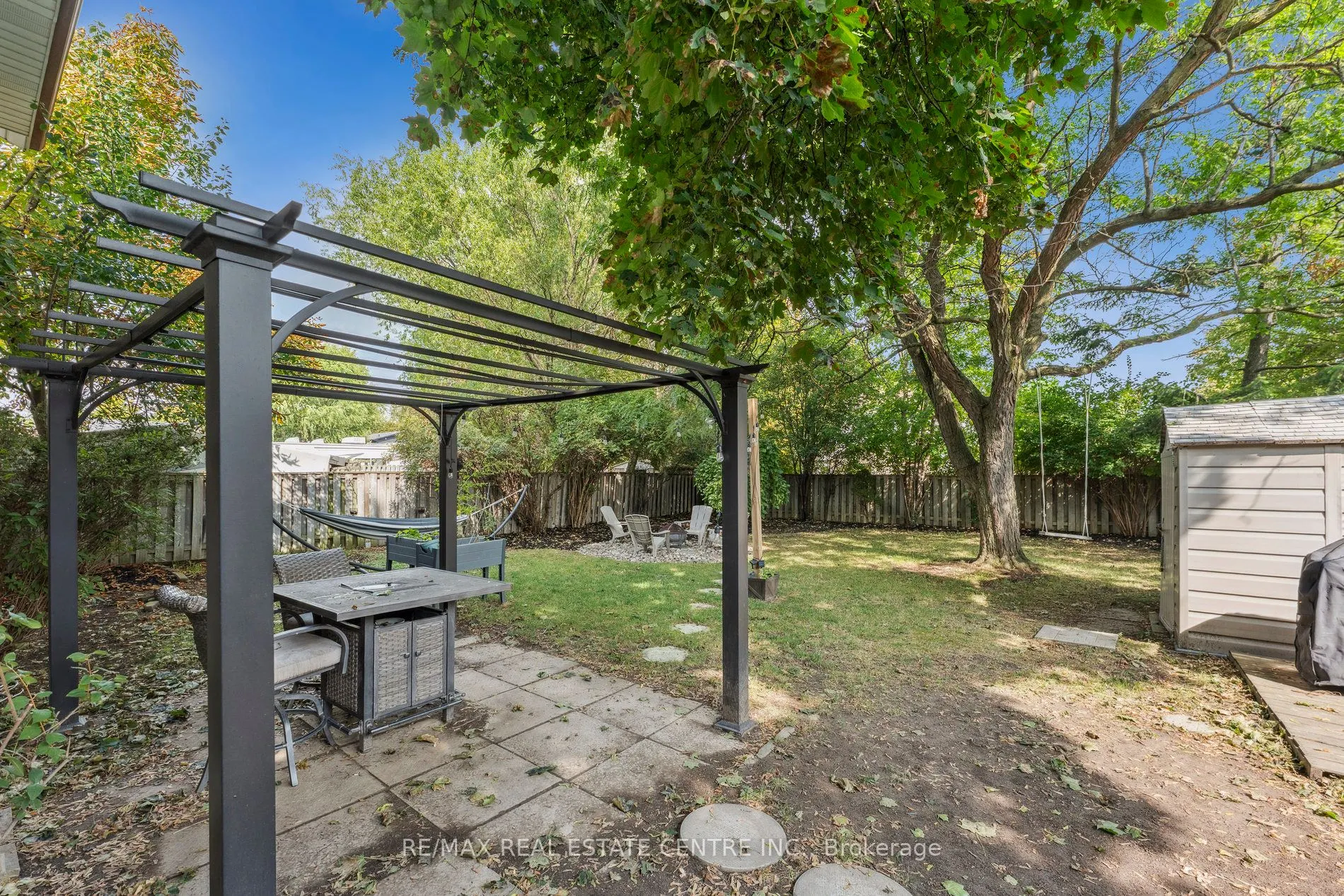 102 Rutherford Road N