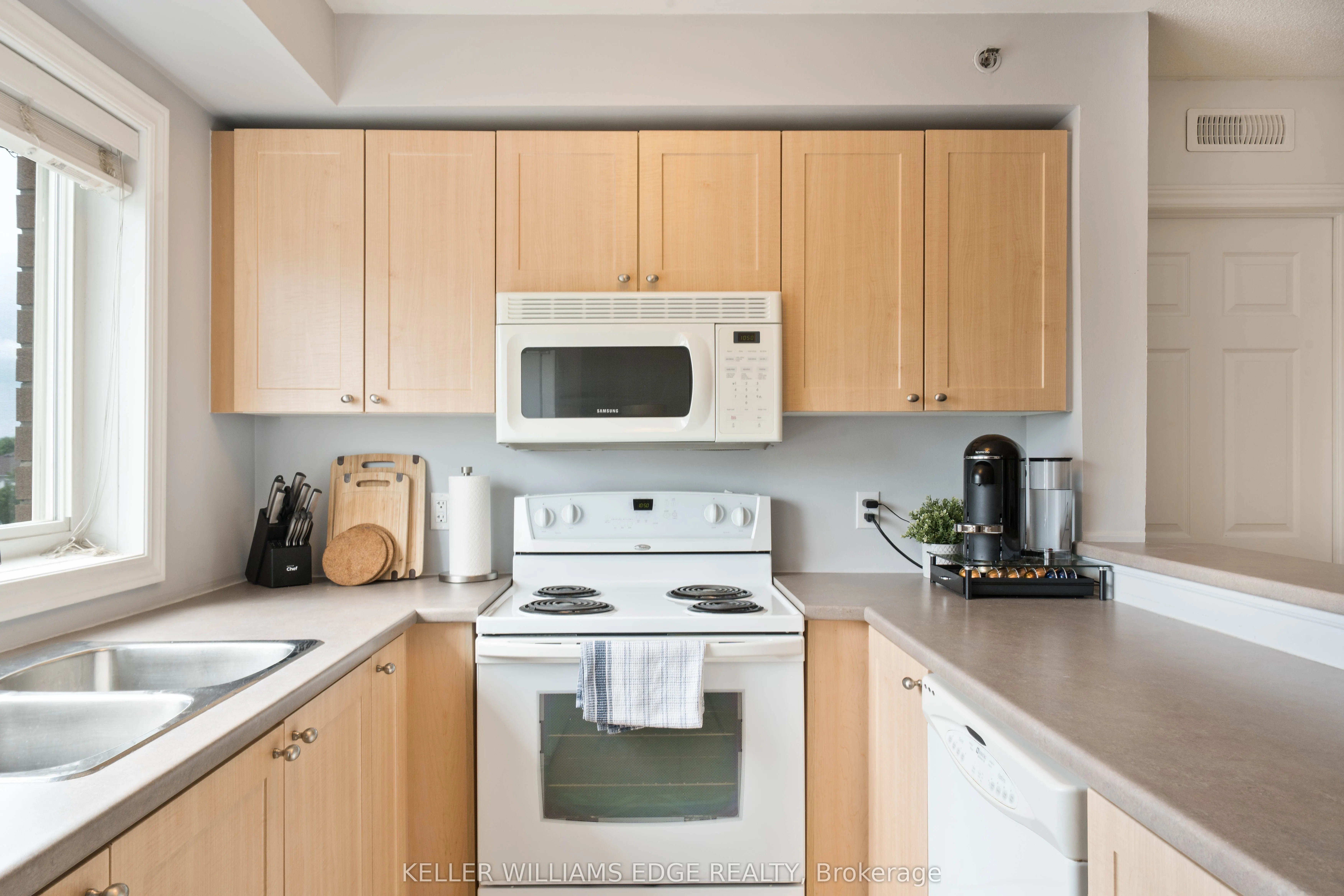 4450 Fairview Street, #304