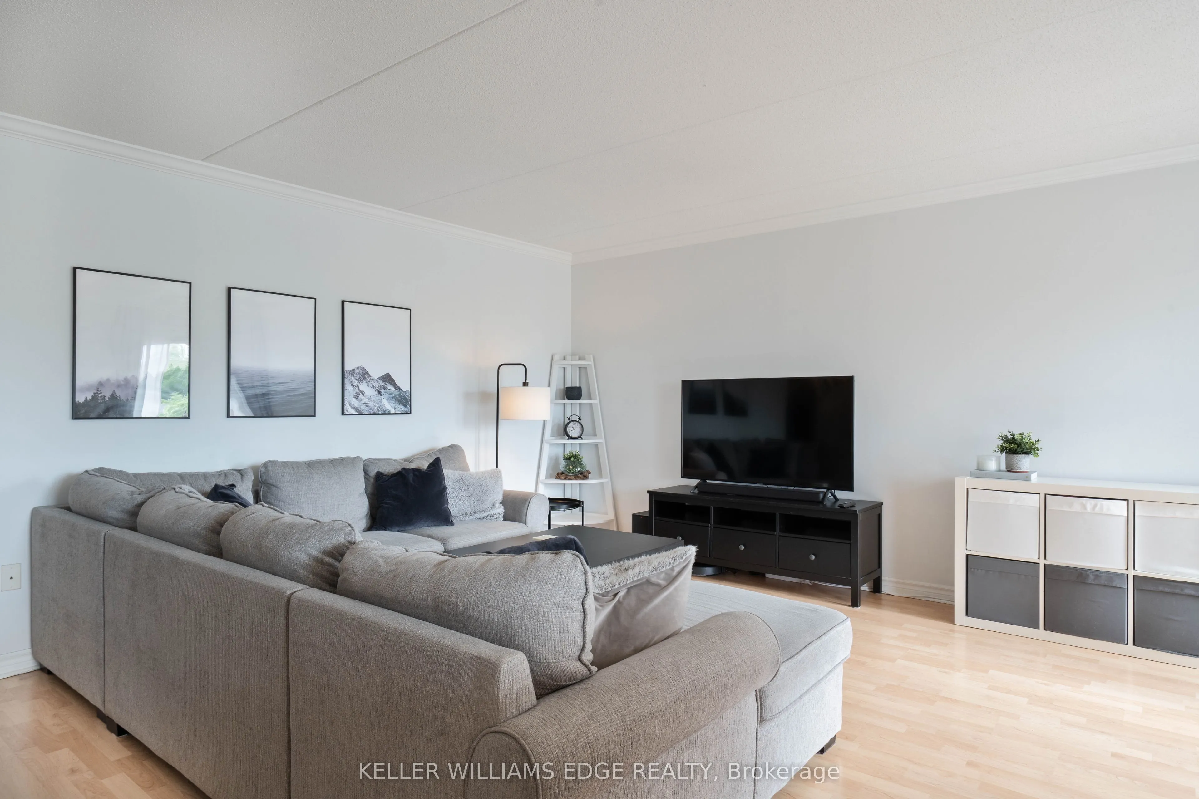 4450 Fairview Street, #304