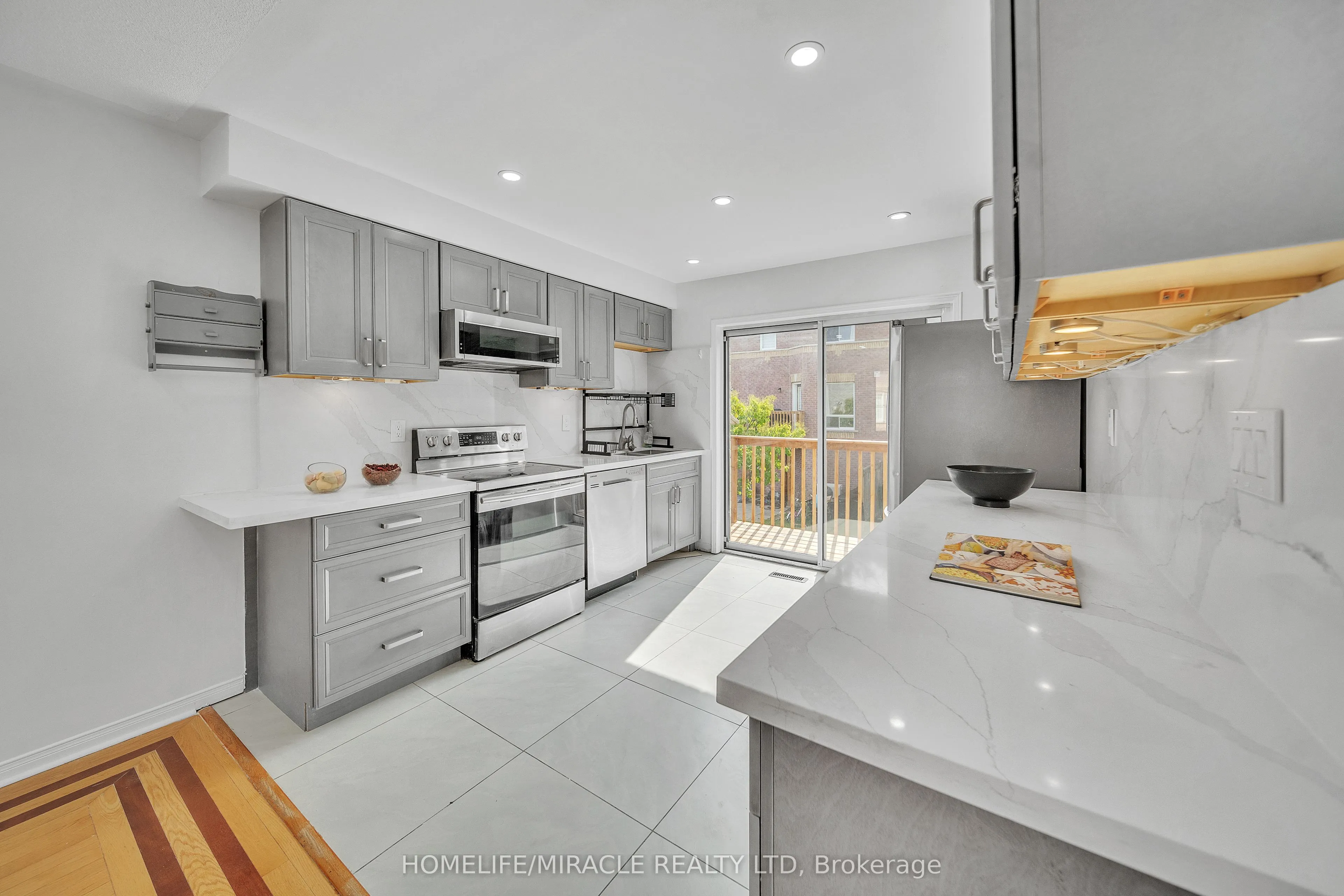 5535 Glen Erin Drive, #75