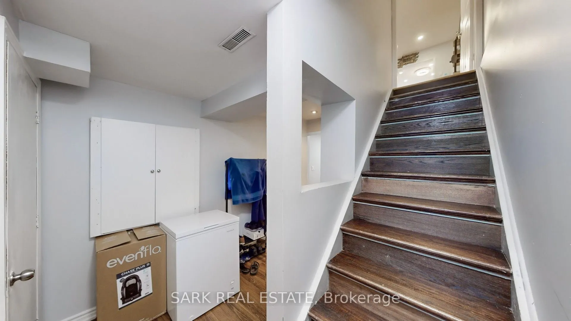 203 Sherwood Road