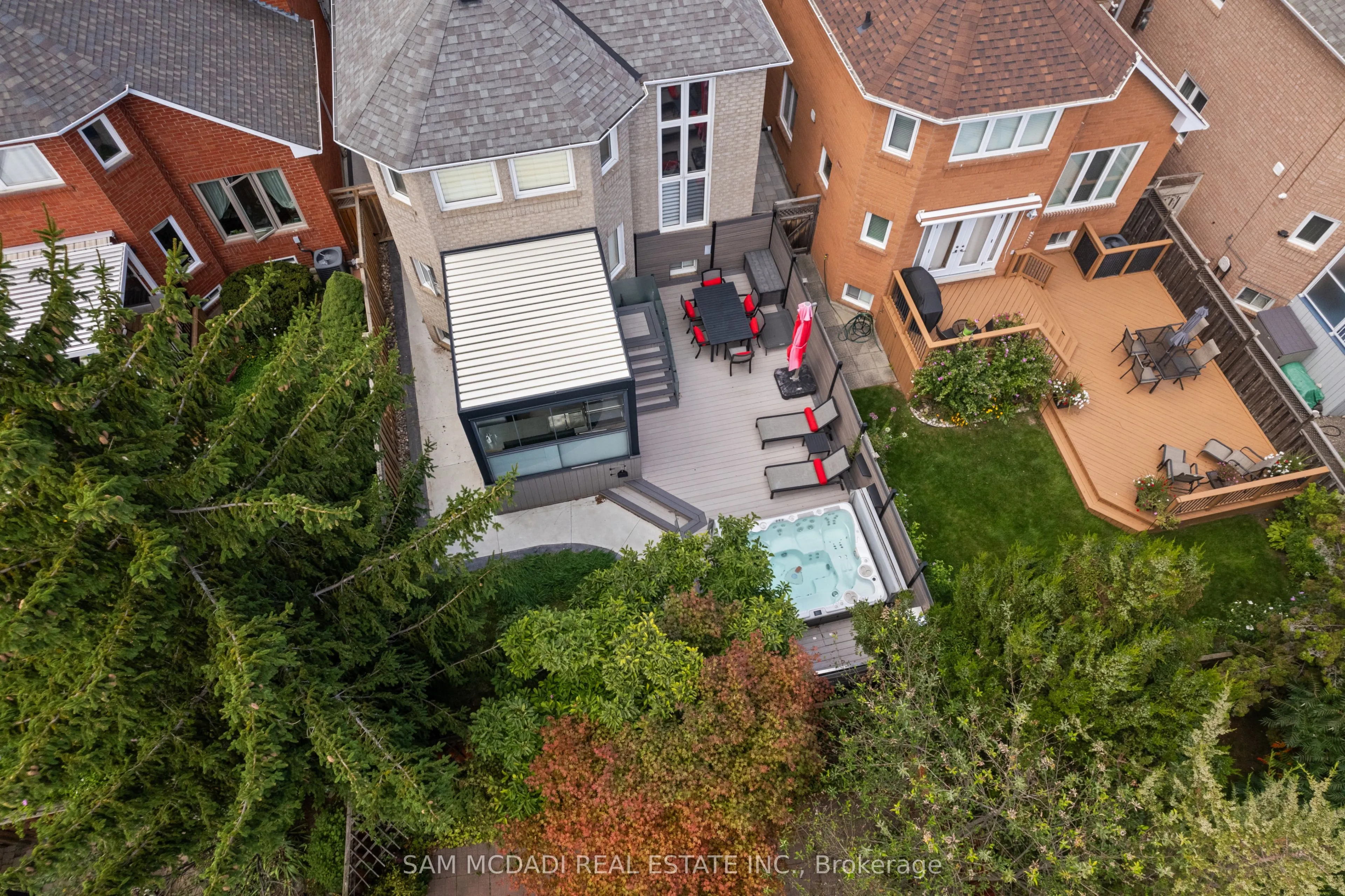 385 Turnberry Crescent