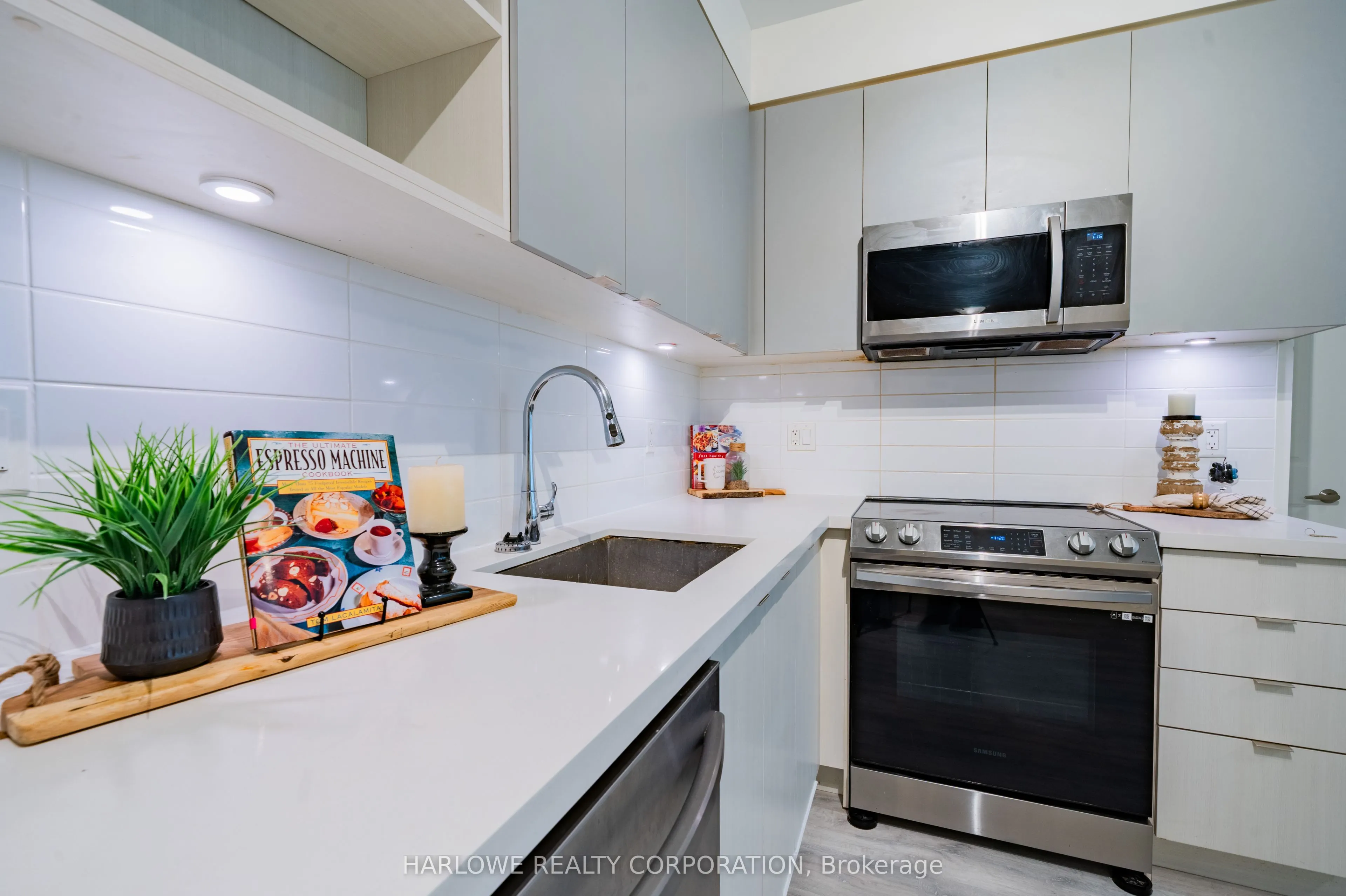 4655 Metcalfe Avenue, #109