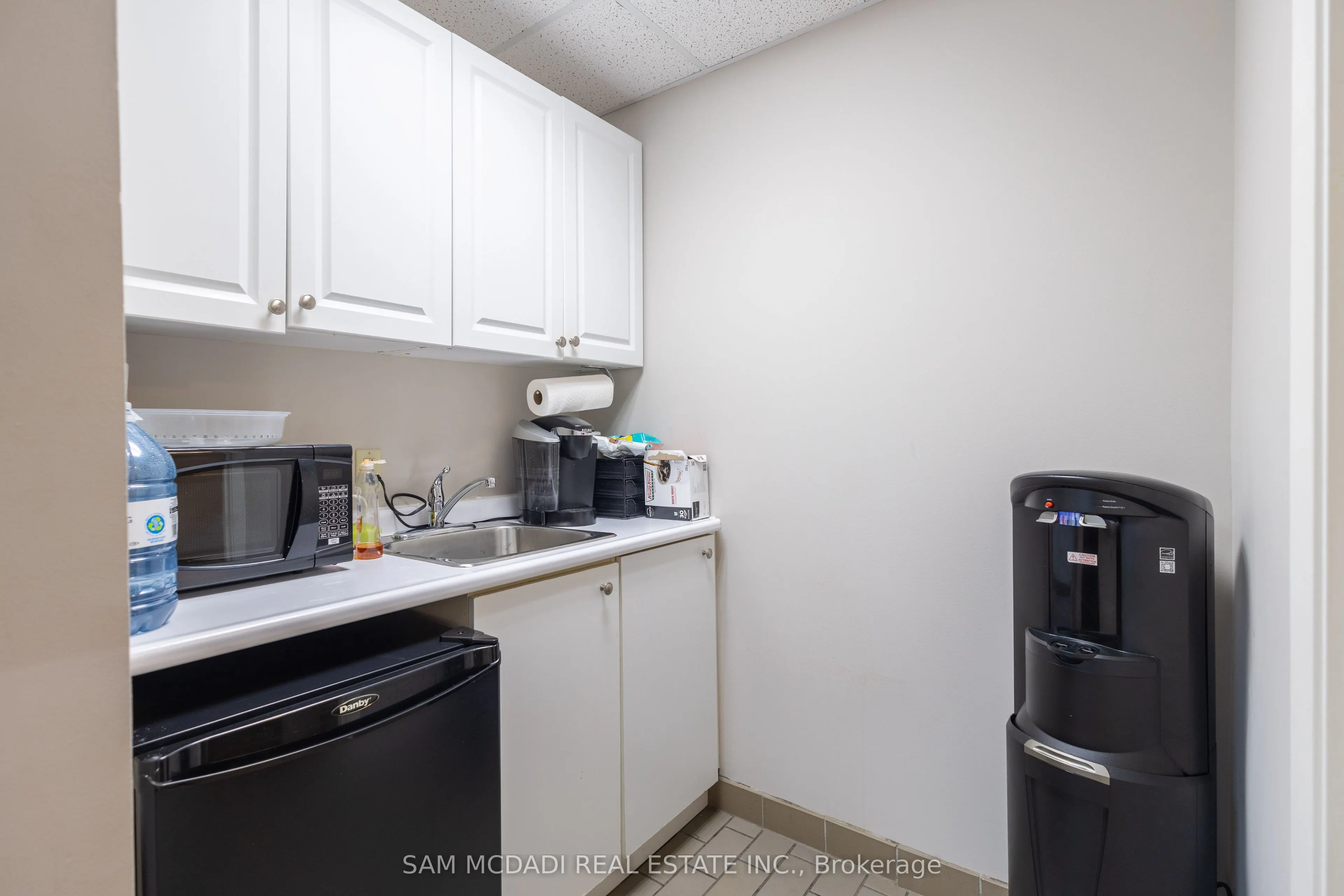 120 Traders Boulevard E, #204