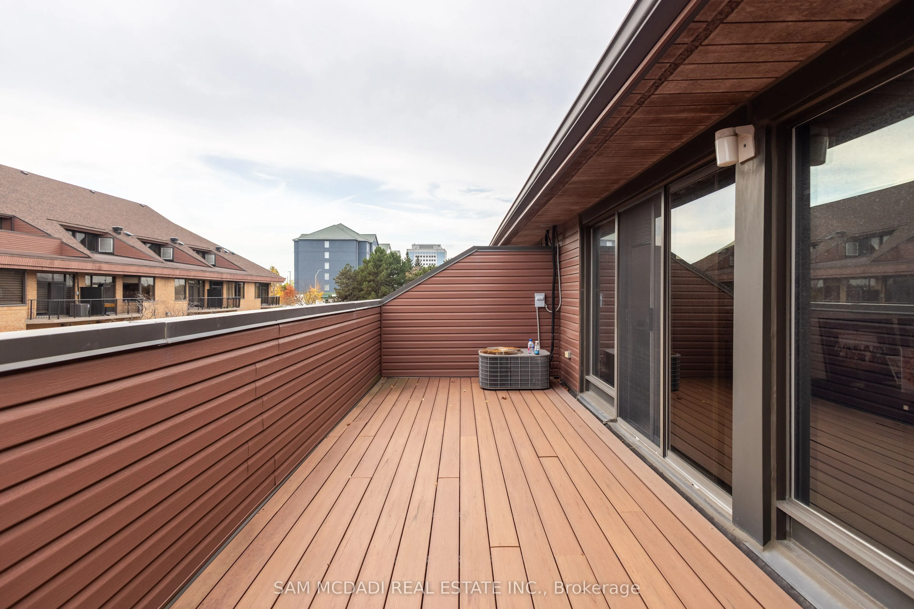 120 Traders Boulevard E, #204