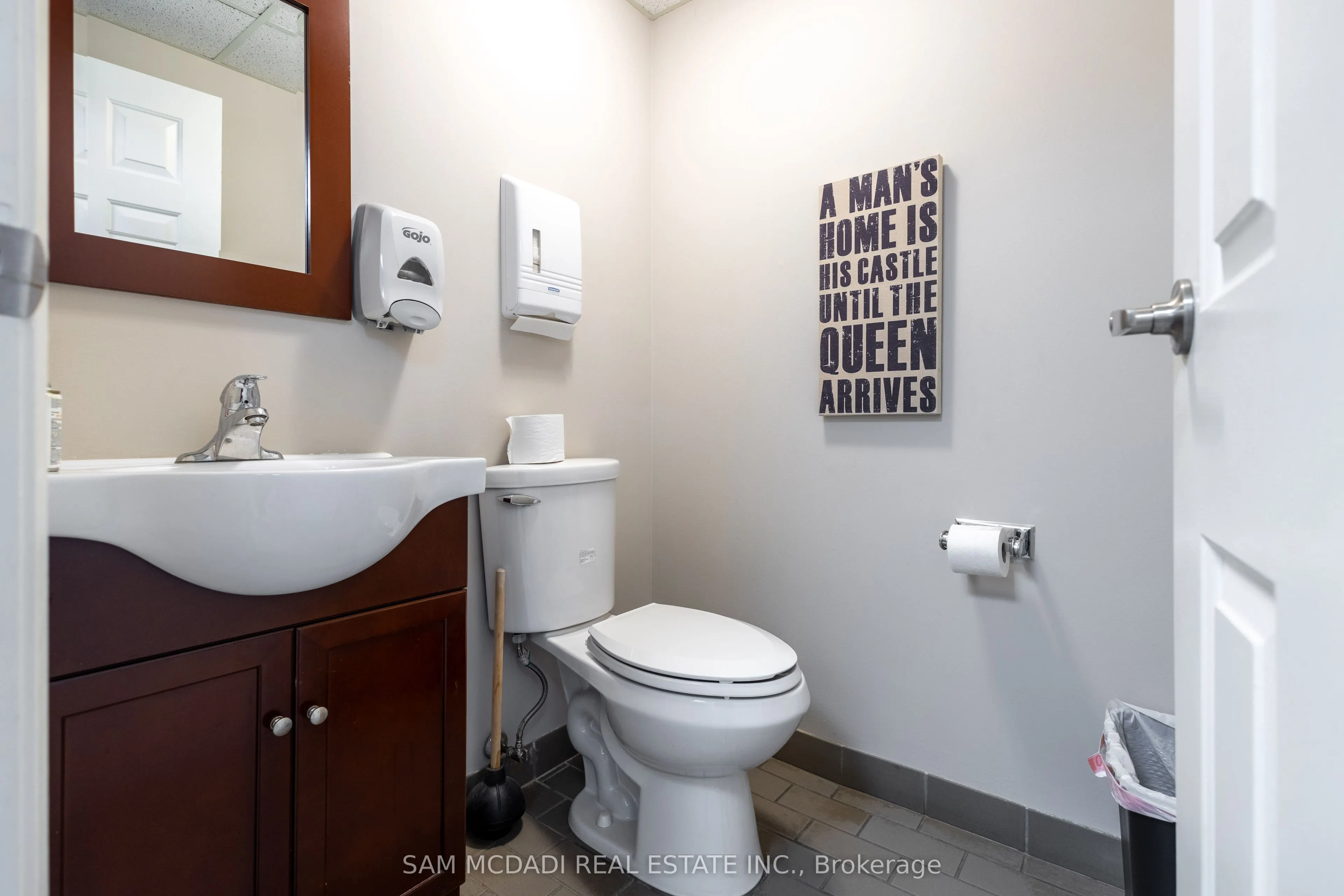 120 Traders Boulevard E, #204