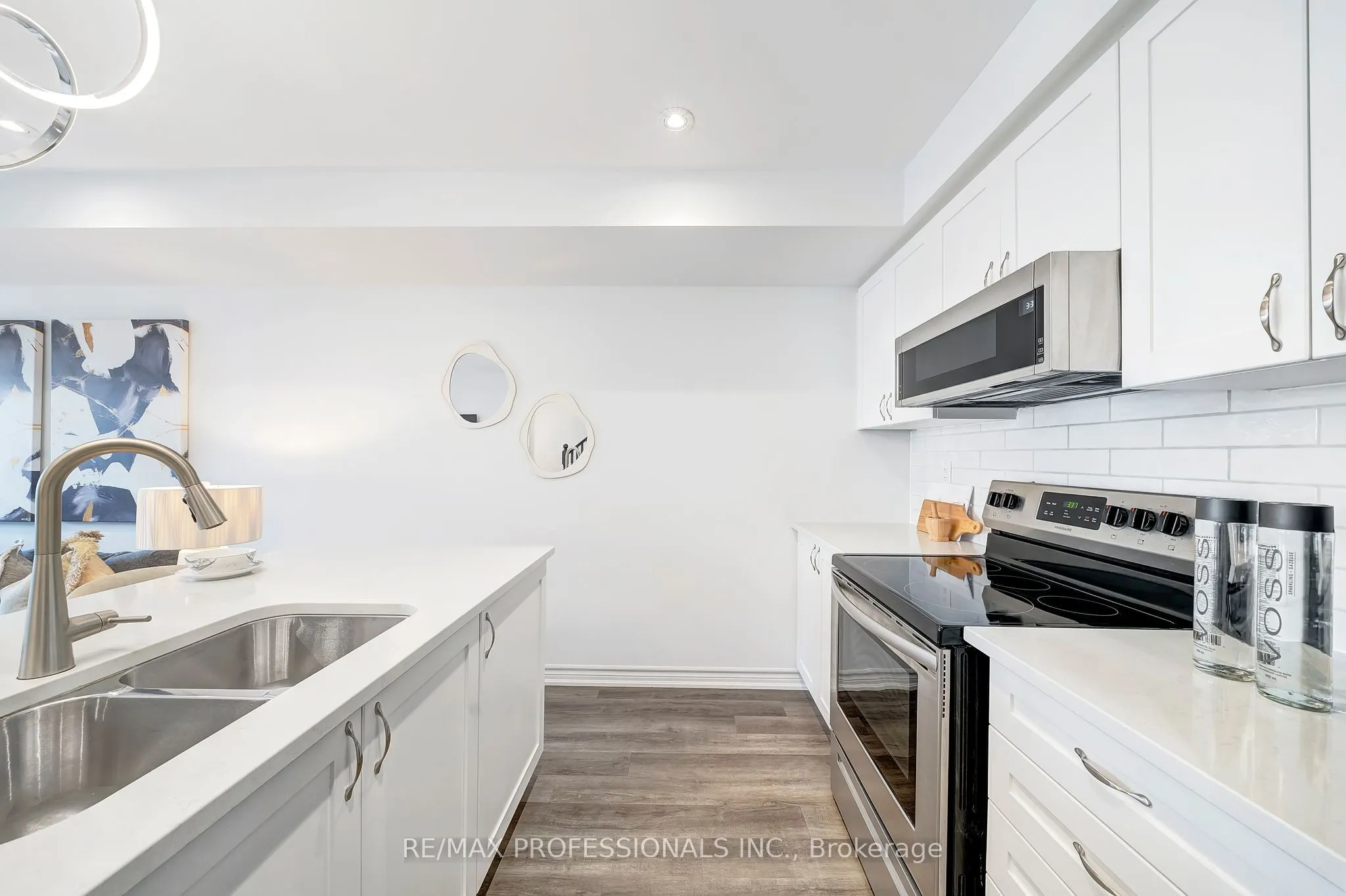 1272 Hop Place