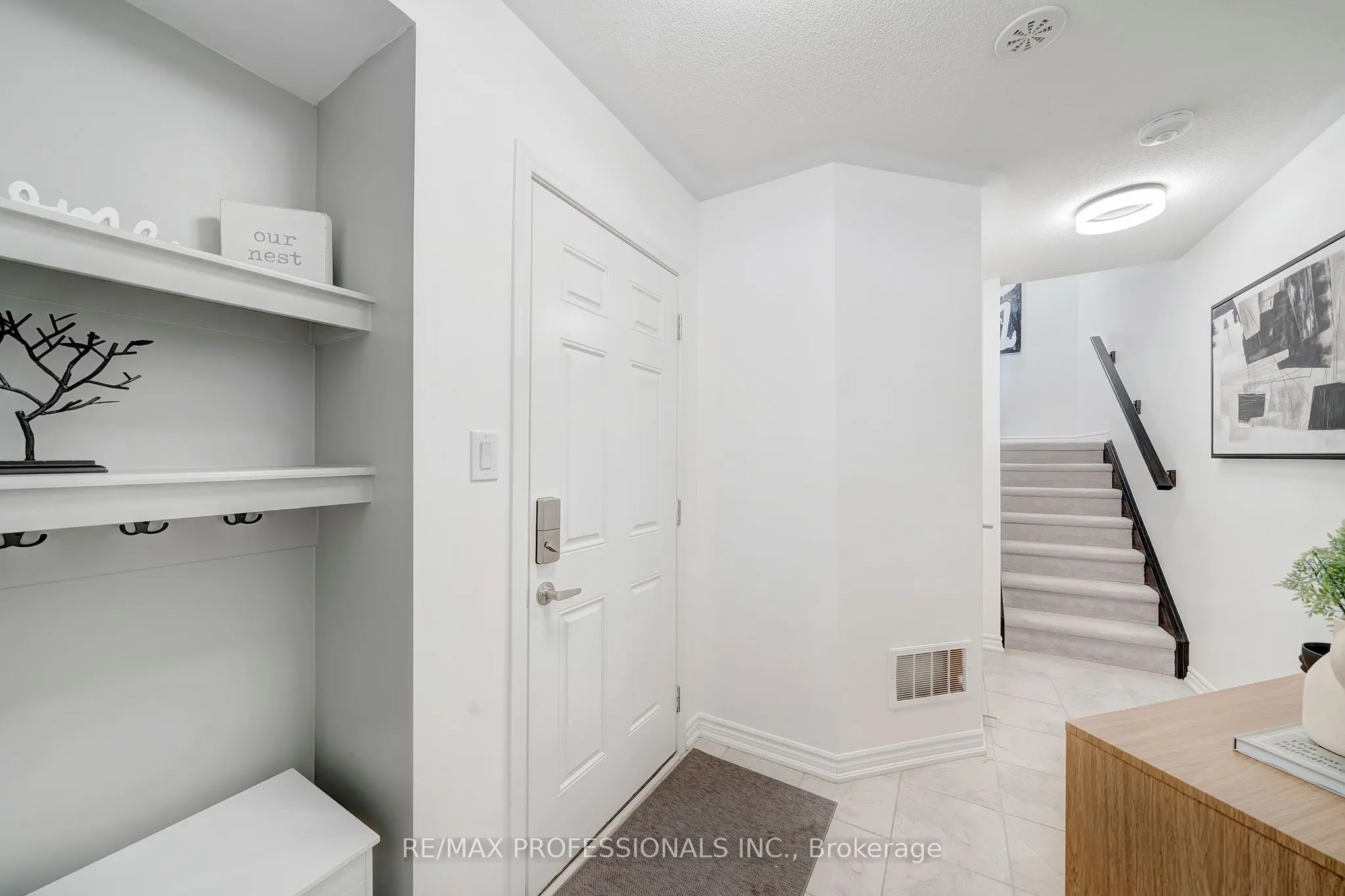 1272 Hop Place