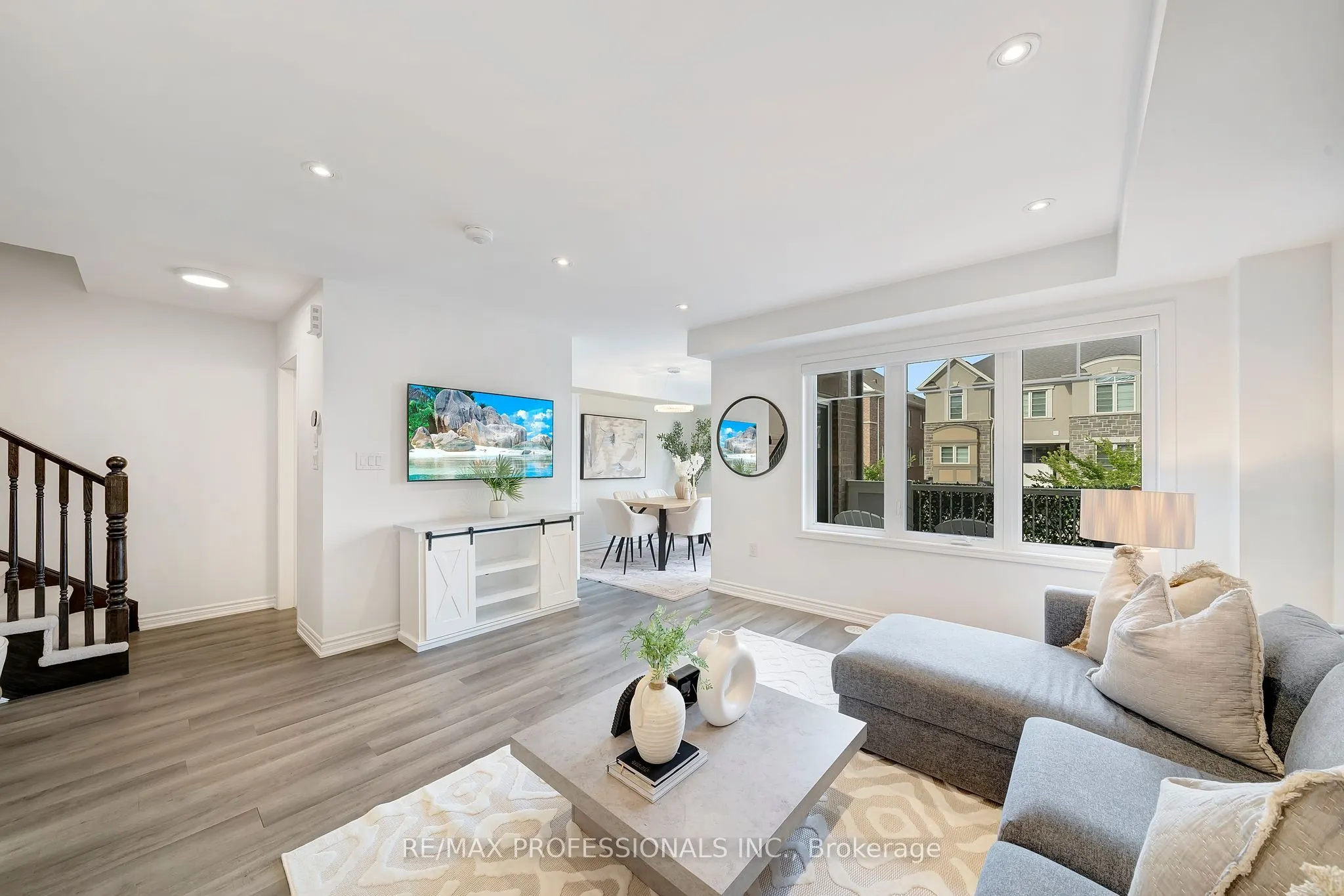 1272 Hop Place