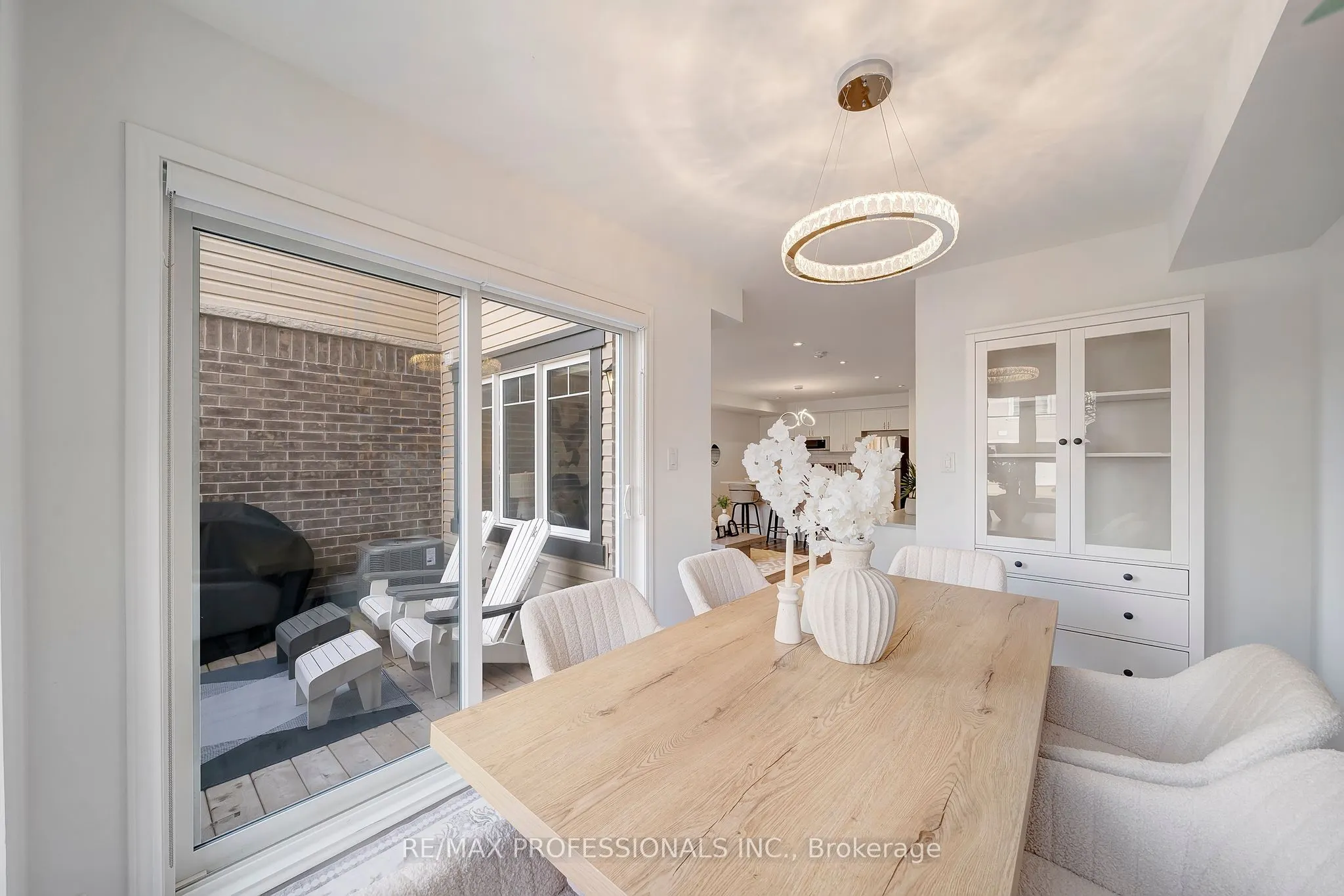 1272 Hop Place