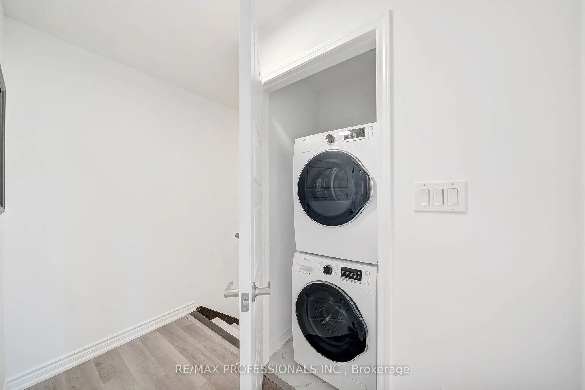 1272 Hop Place