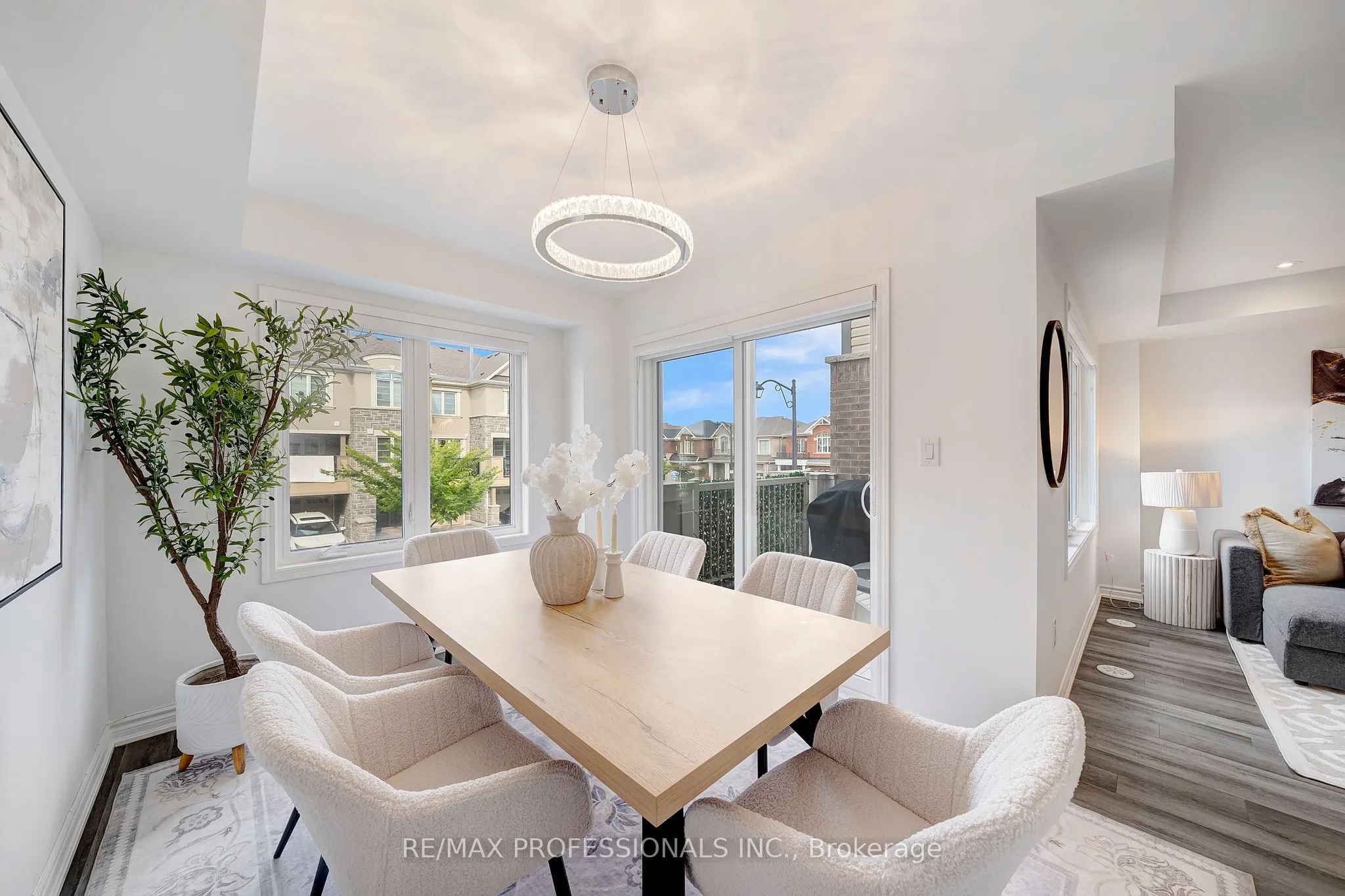 1272 Hop Place
