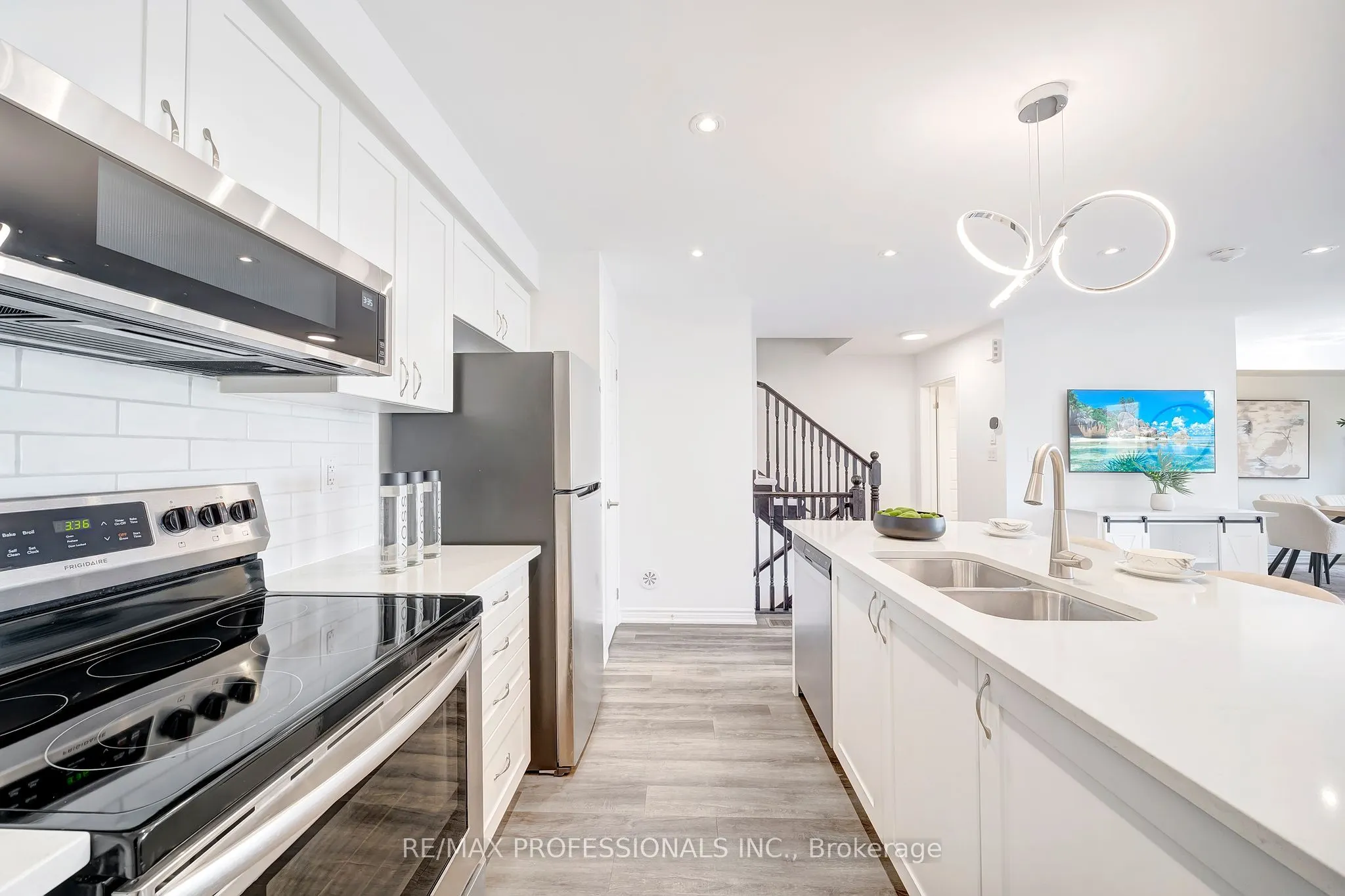 1272 Hop Place