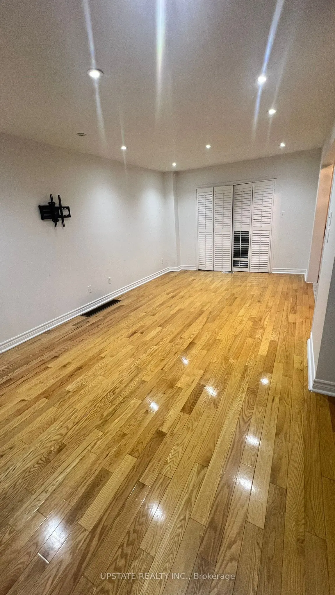 7590 Black Walnut Trail