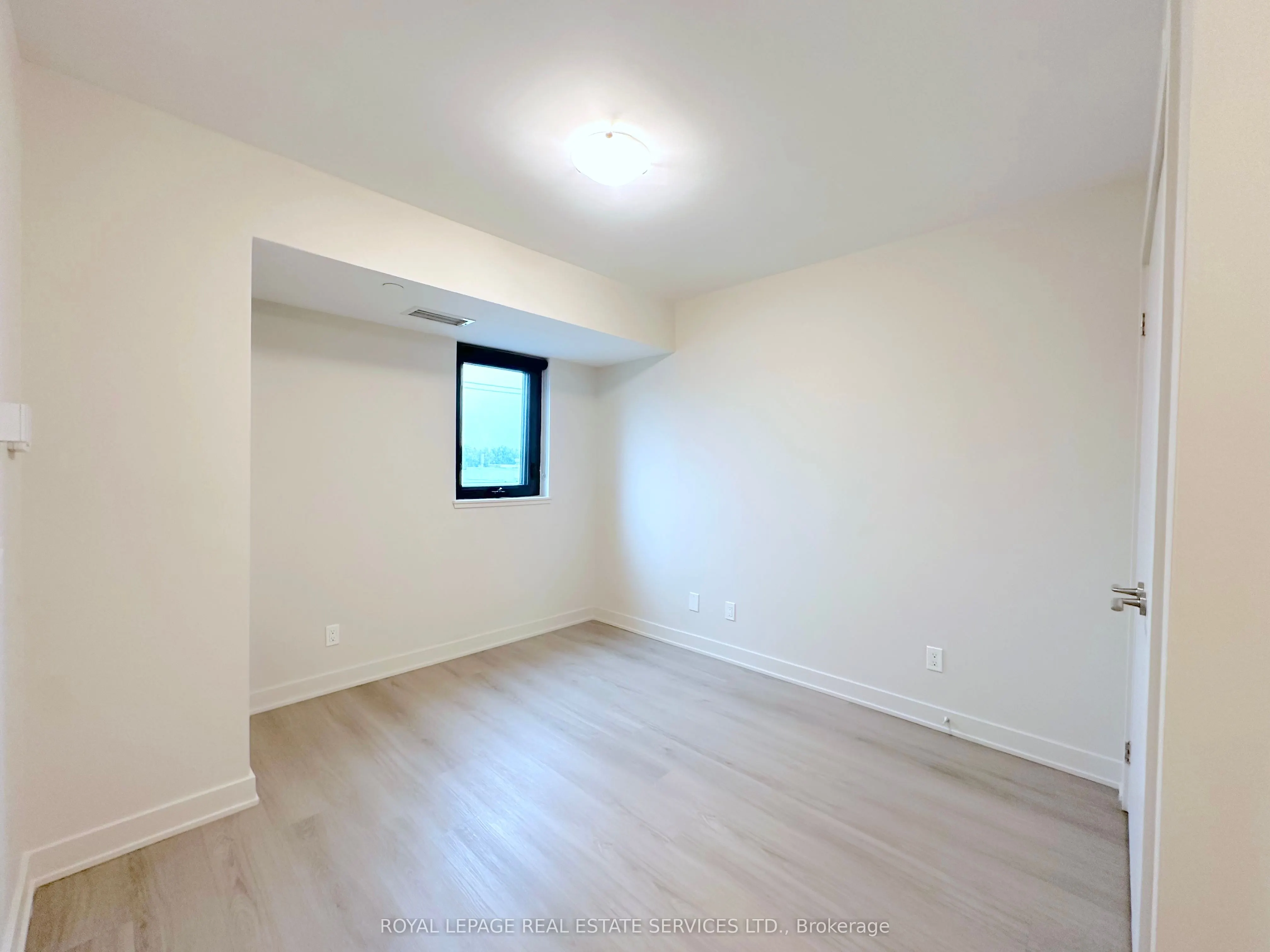 3385 Dundas Street W, #308