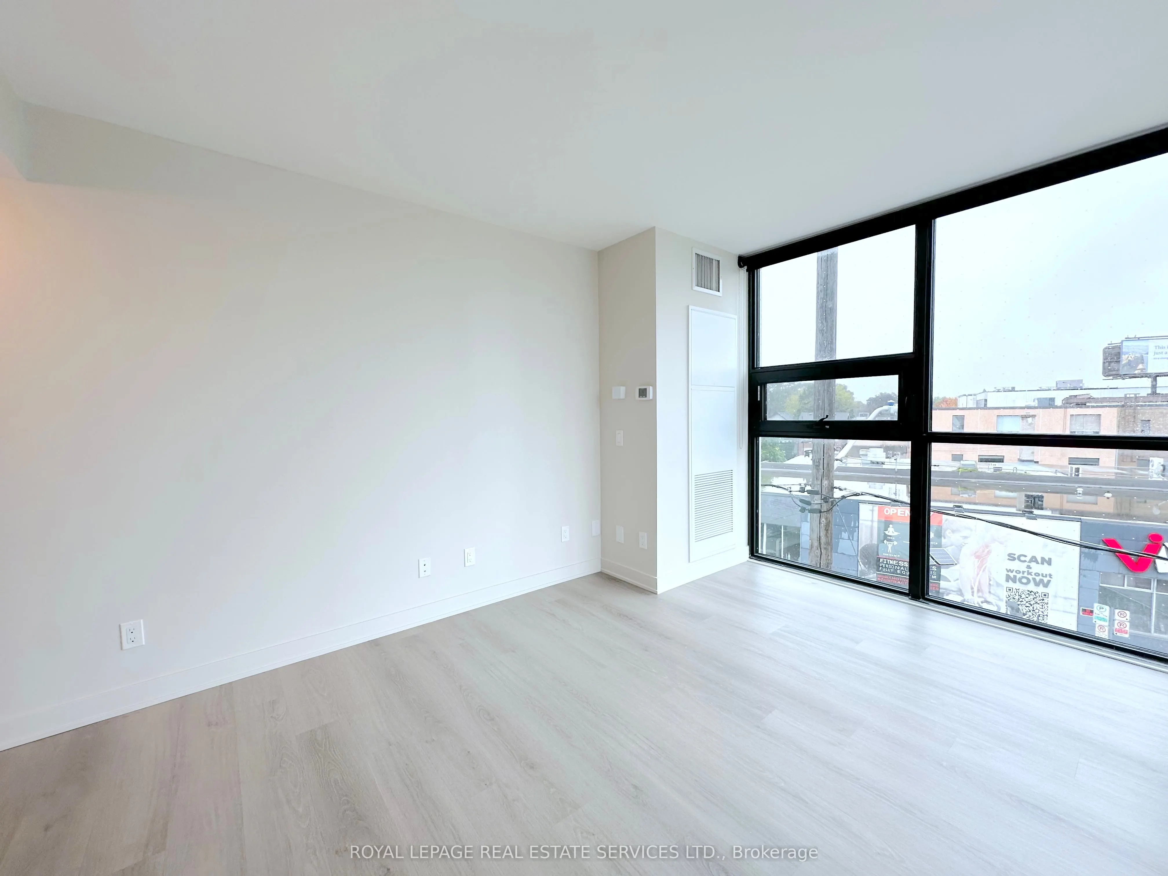 3385 Dundas Street W, #308