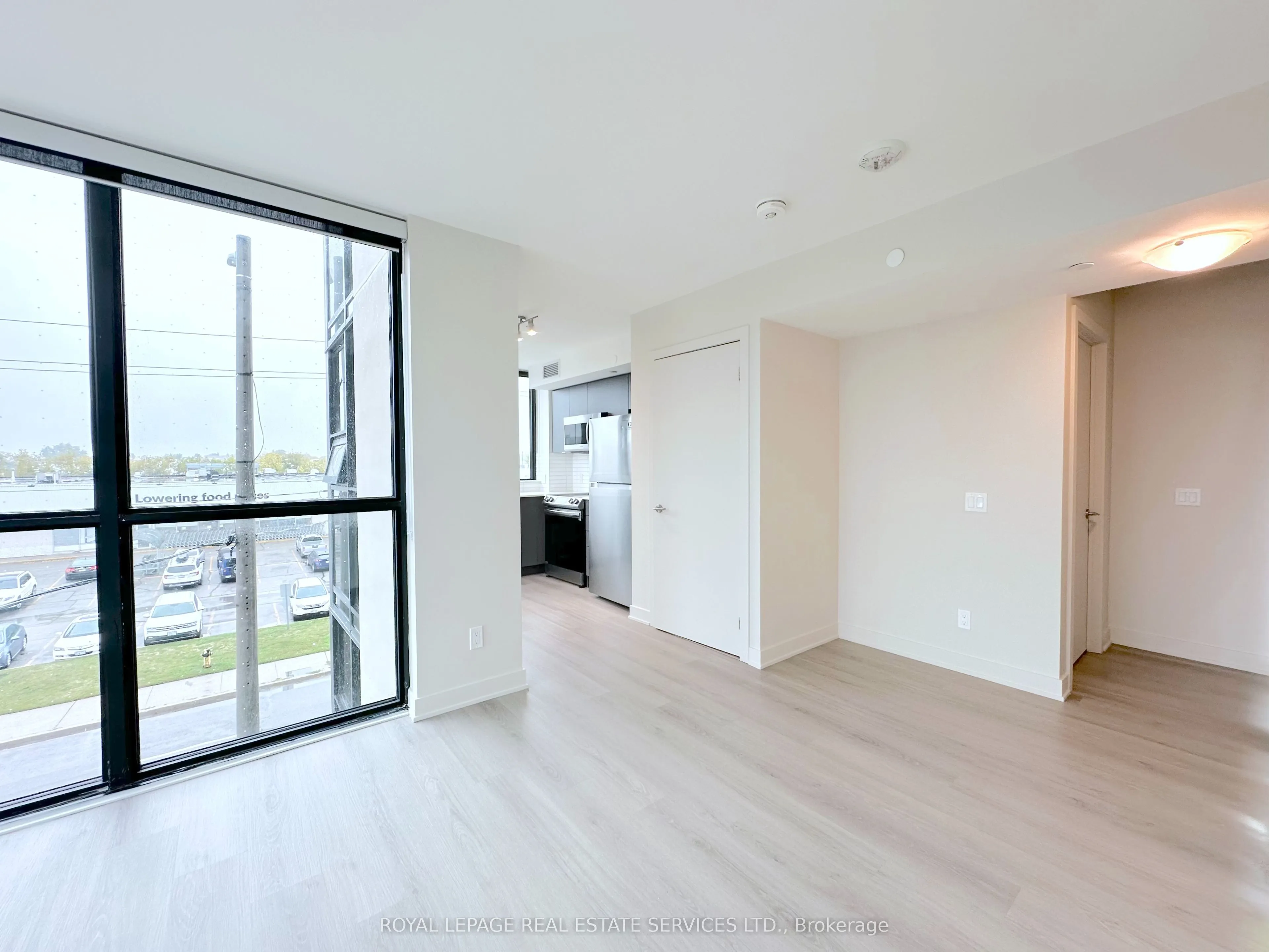 3385 Dundas Street W, #308