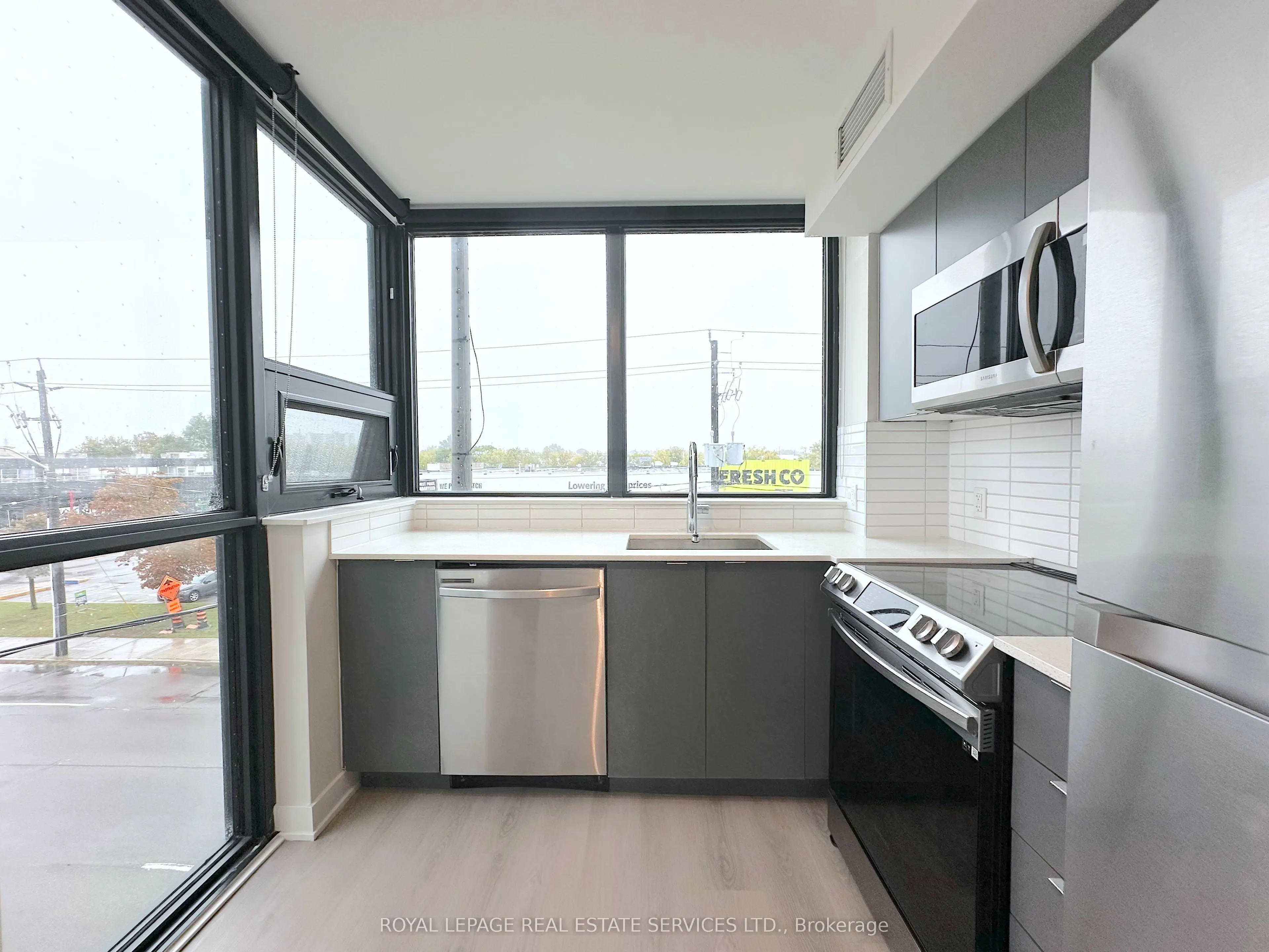 3385 Dundas Street W, #308