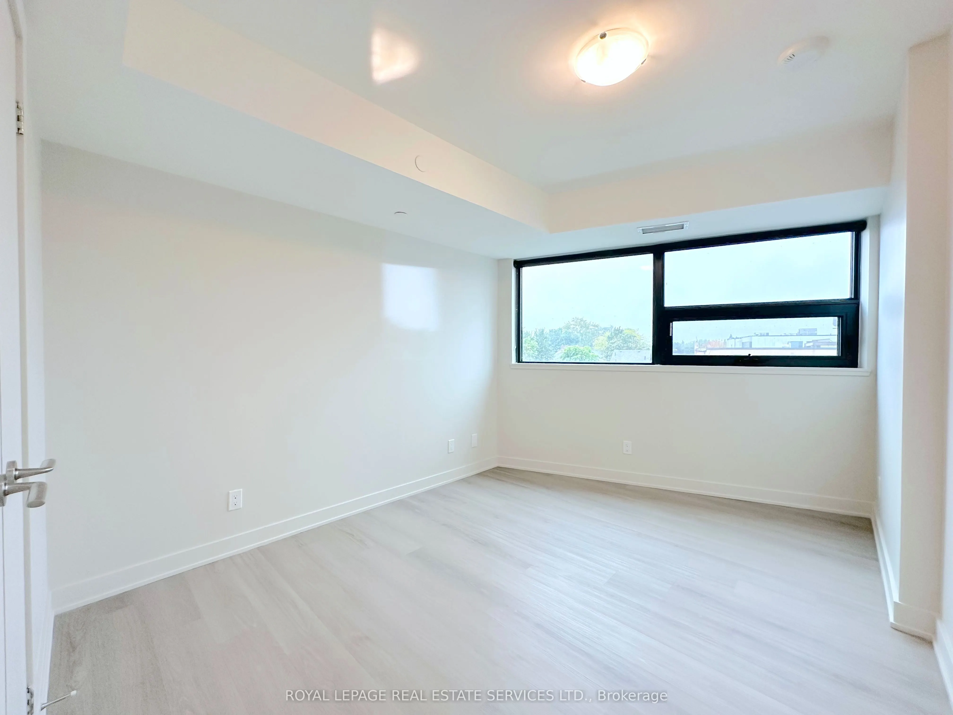 3385 Dundas Street W, #308