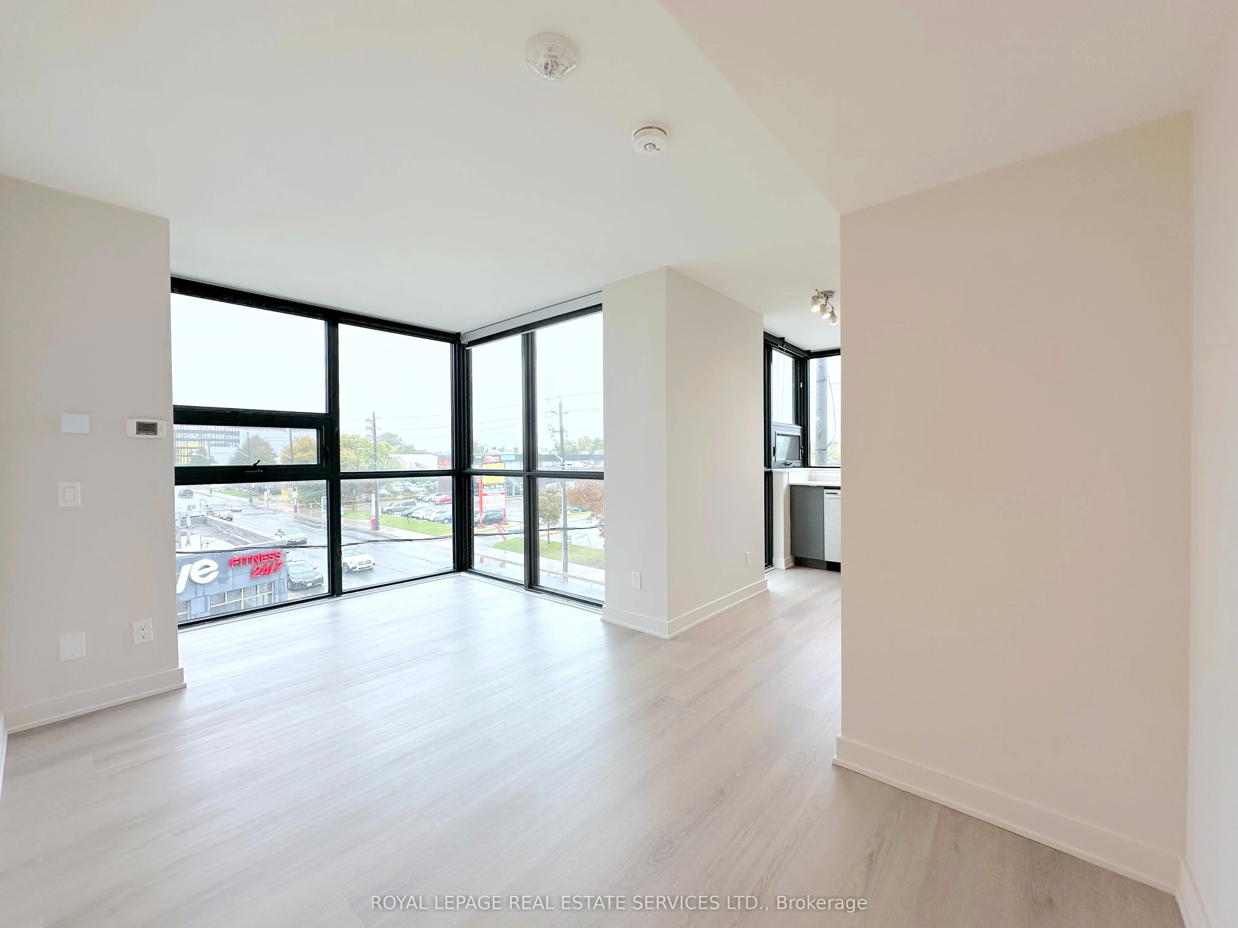 3385 Dundas Street W, #308