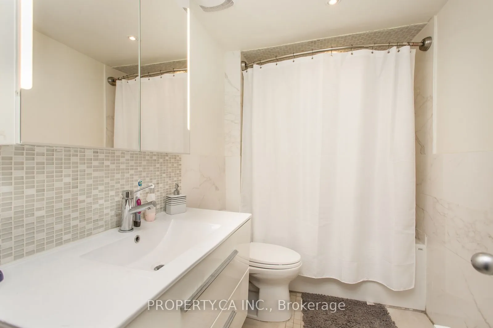 22 Brad Street, ##1