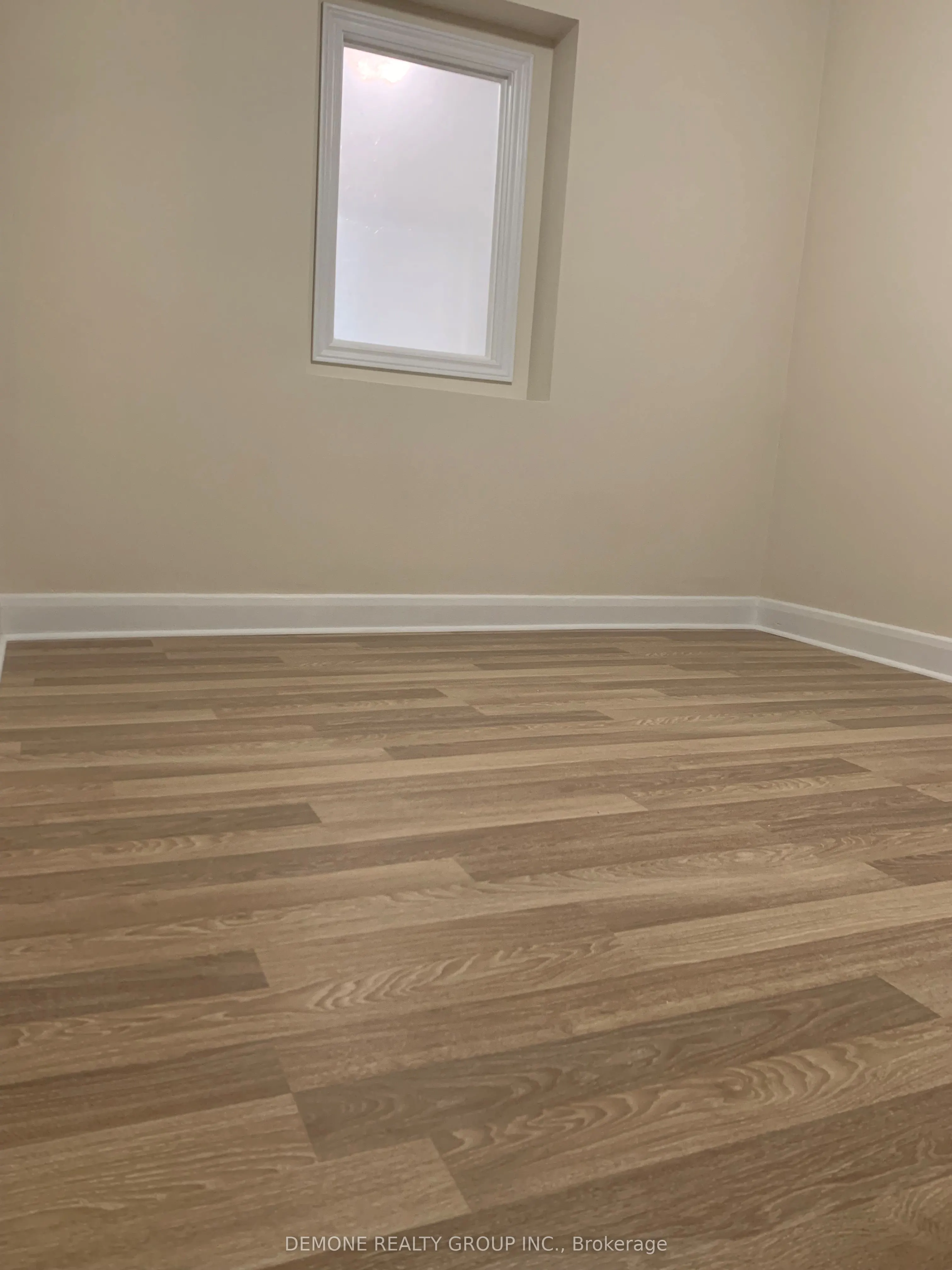 30 Cork Avenue, #MAIN FLOOR