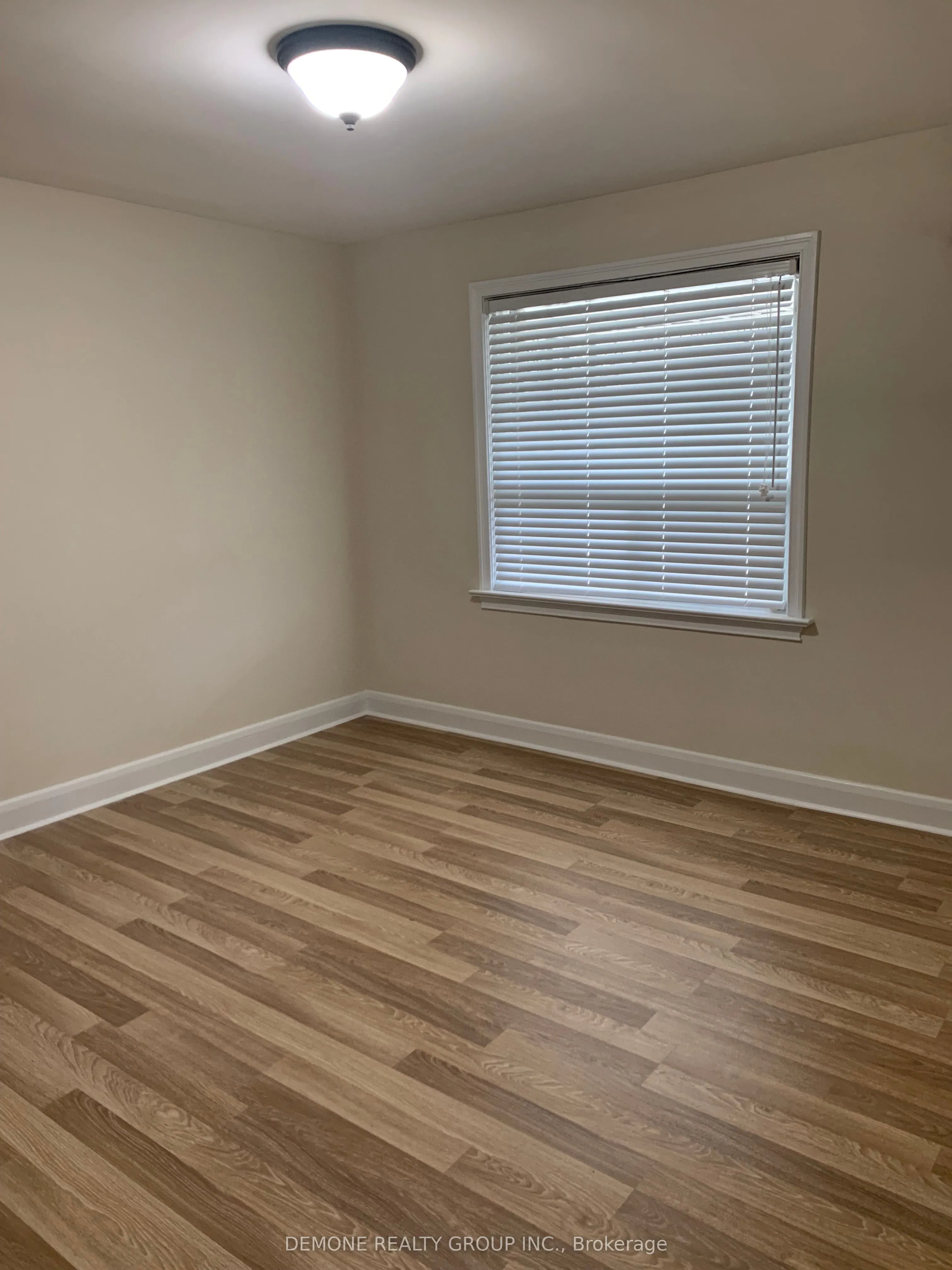 30 Cork Avenue, #MAIN FLOOR