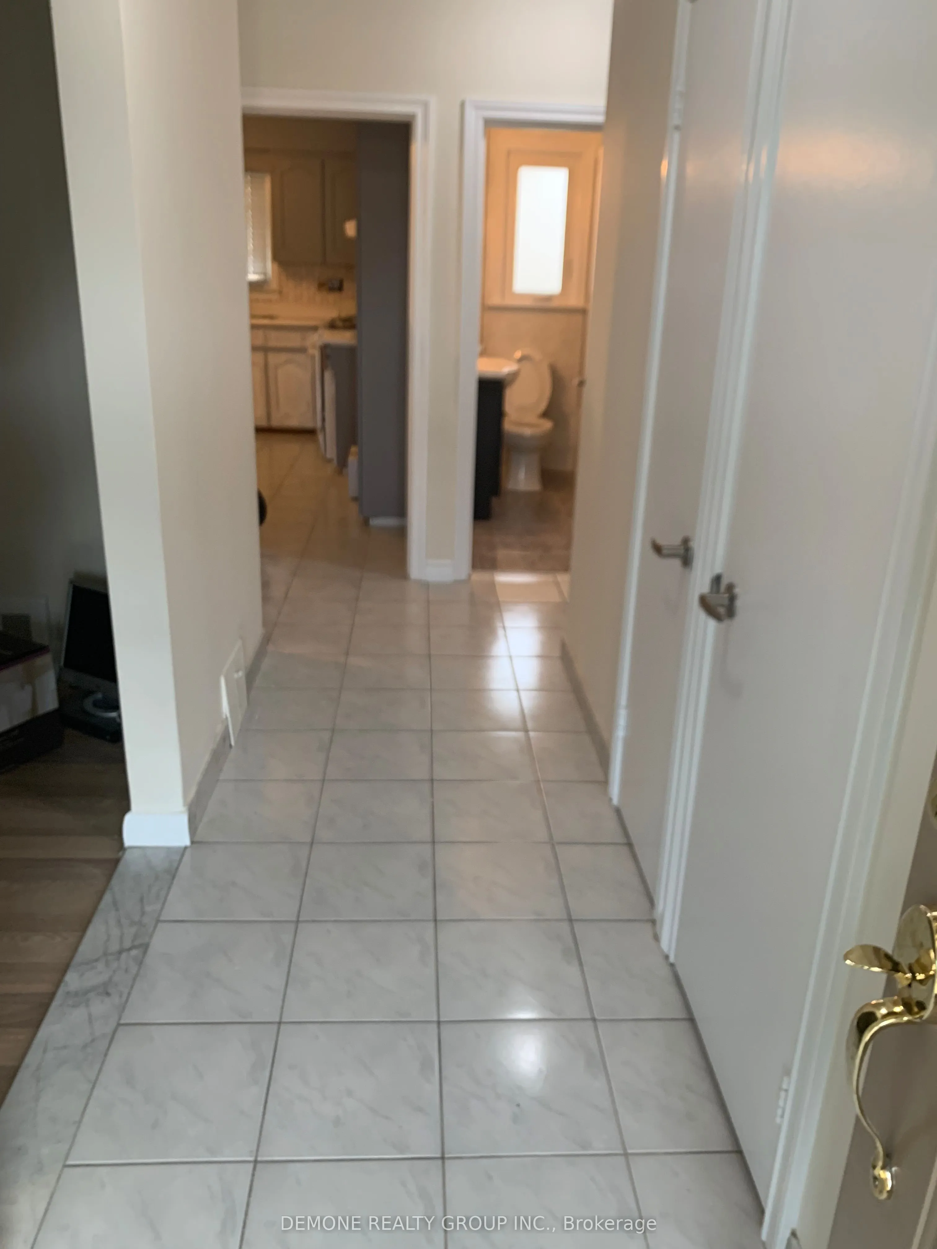 30 Cork Avenue, #MAIN FLOOR