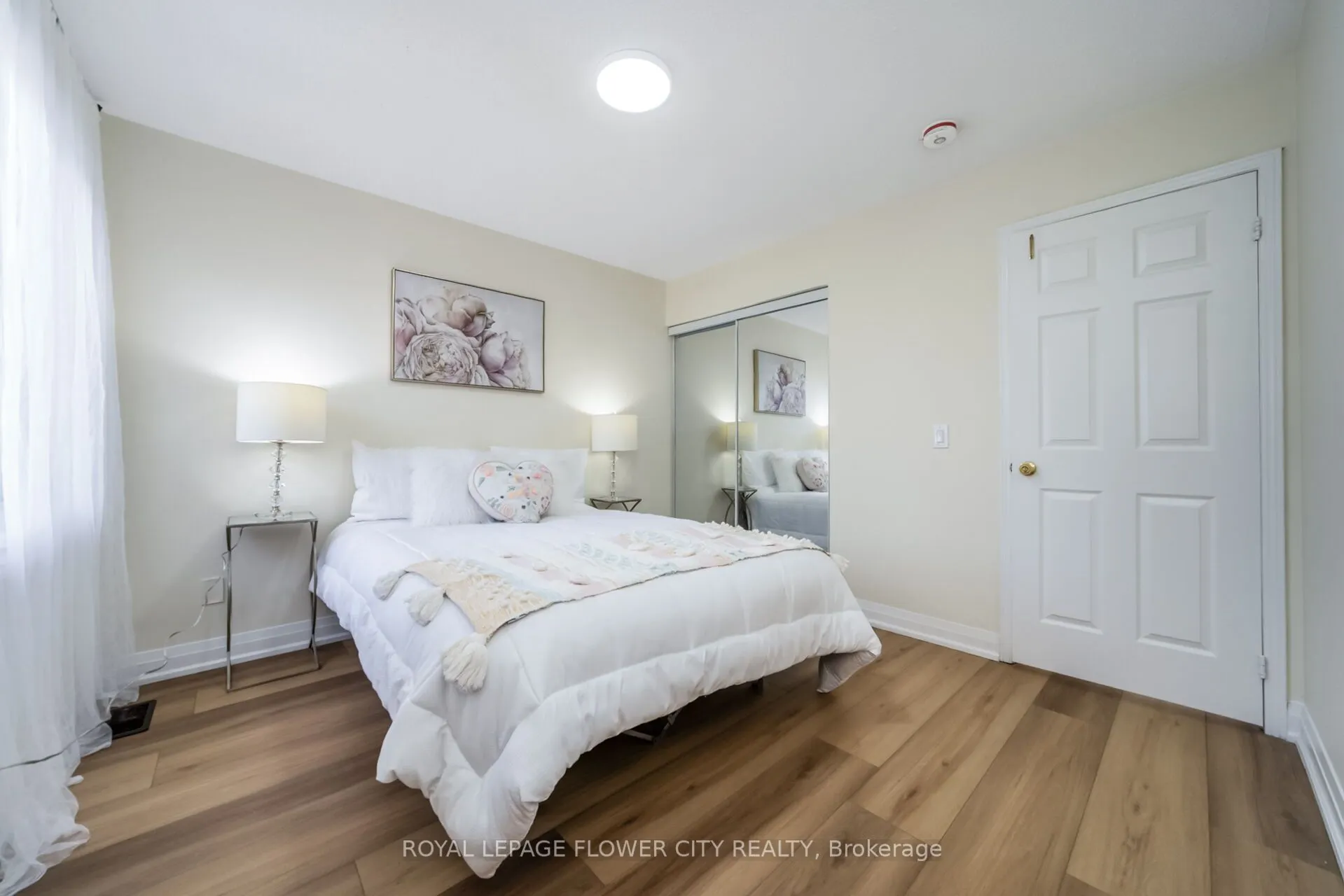 4 Natalie Court E