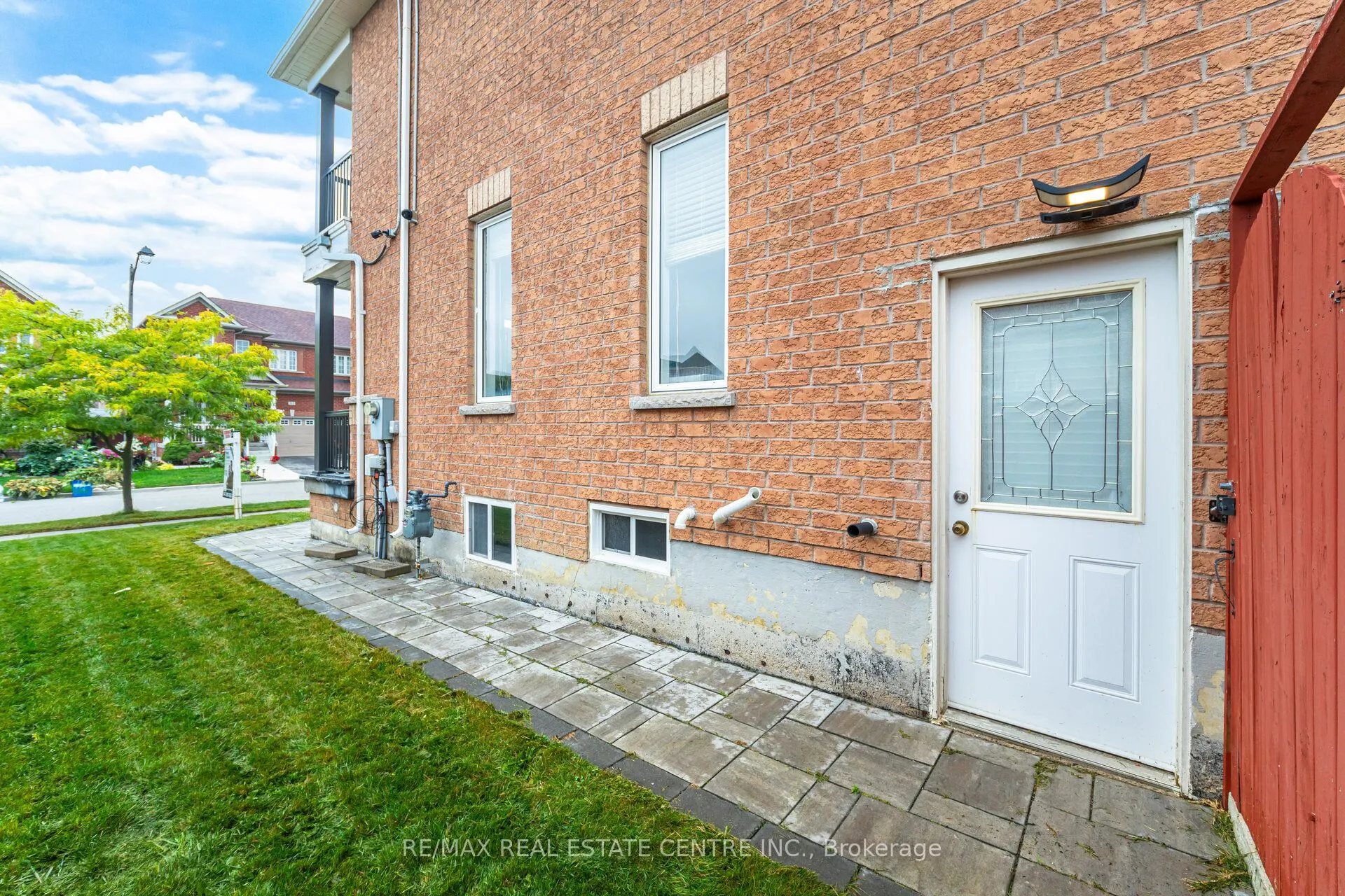 118 Connolly Crescent