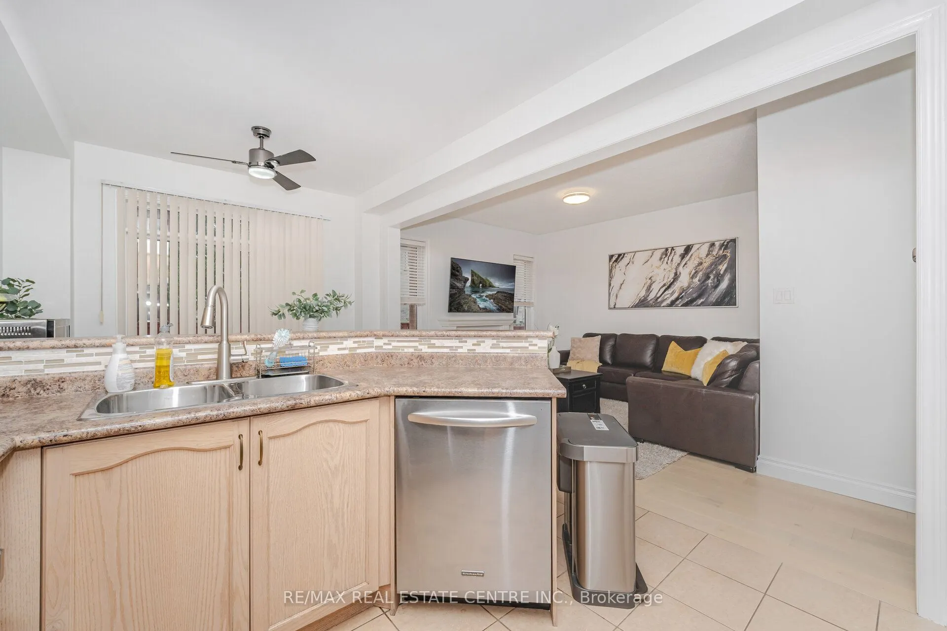 118 Connolly Crescent