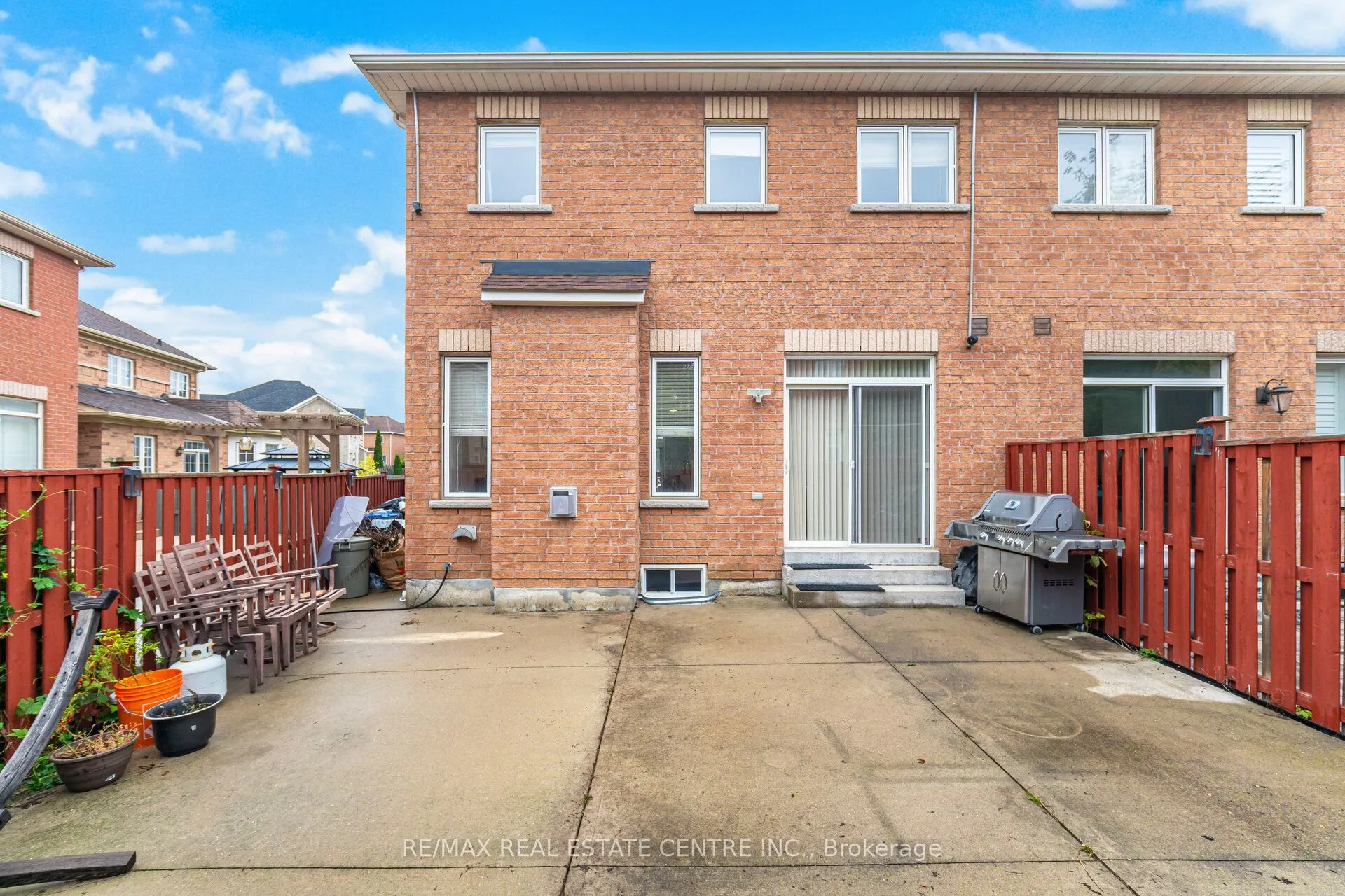 118 Connolly Crescent
