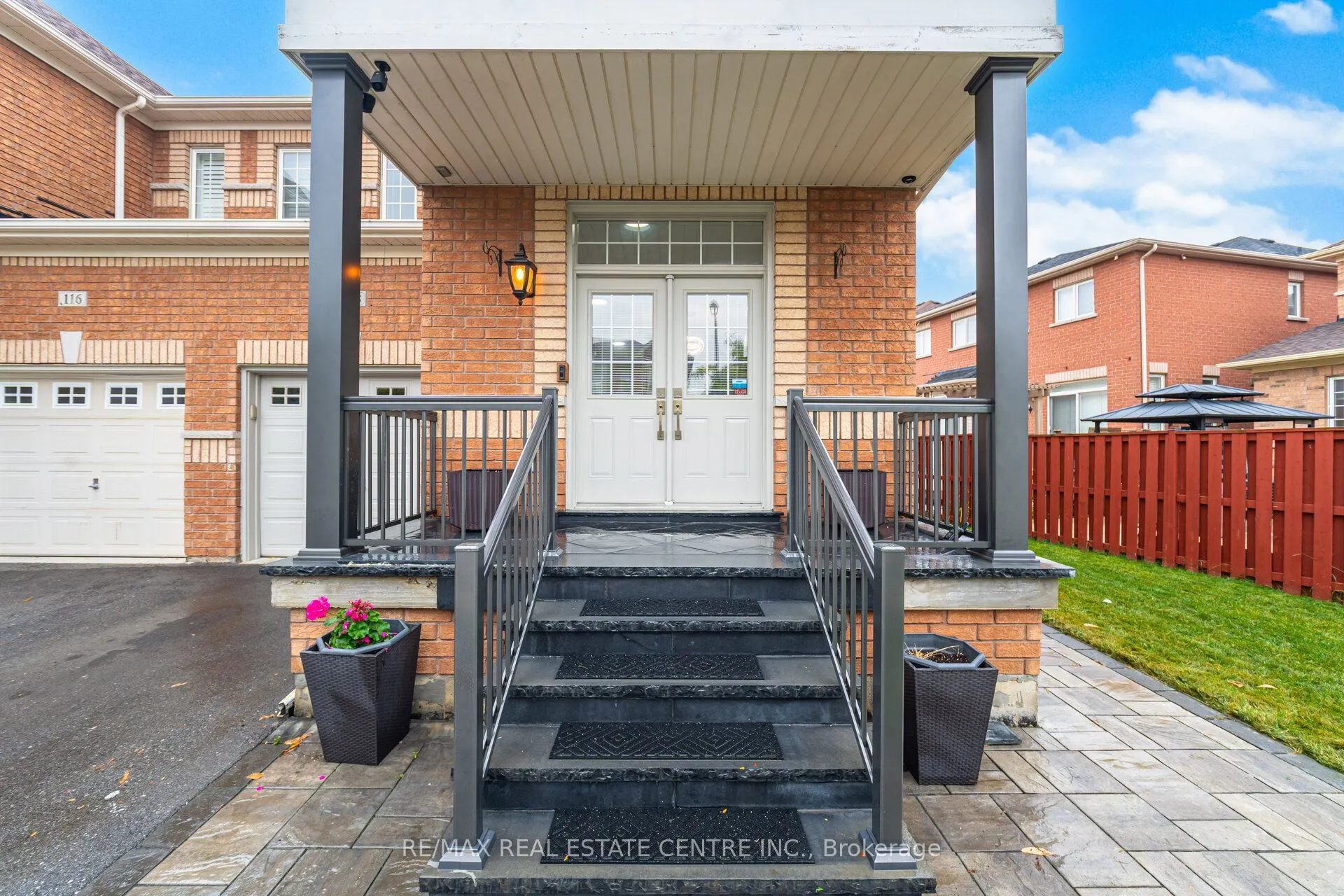 118 Connolly Crescent