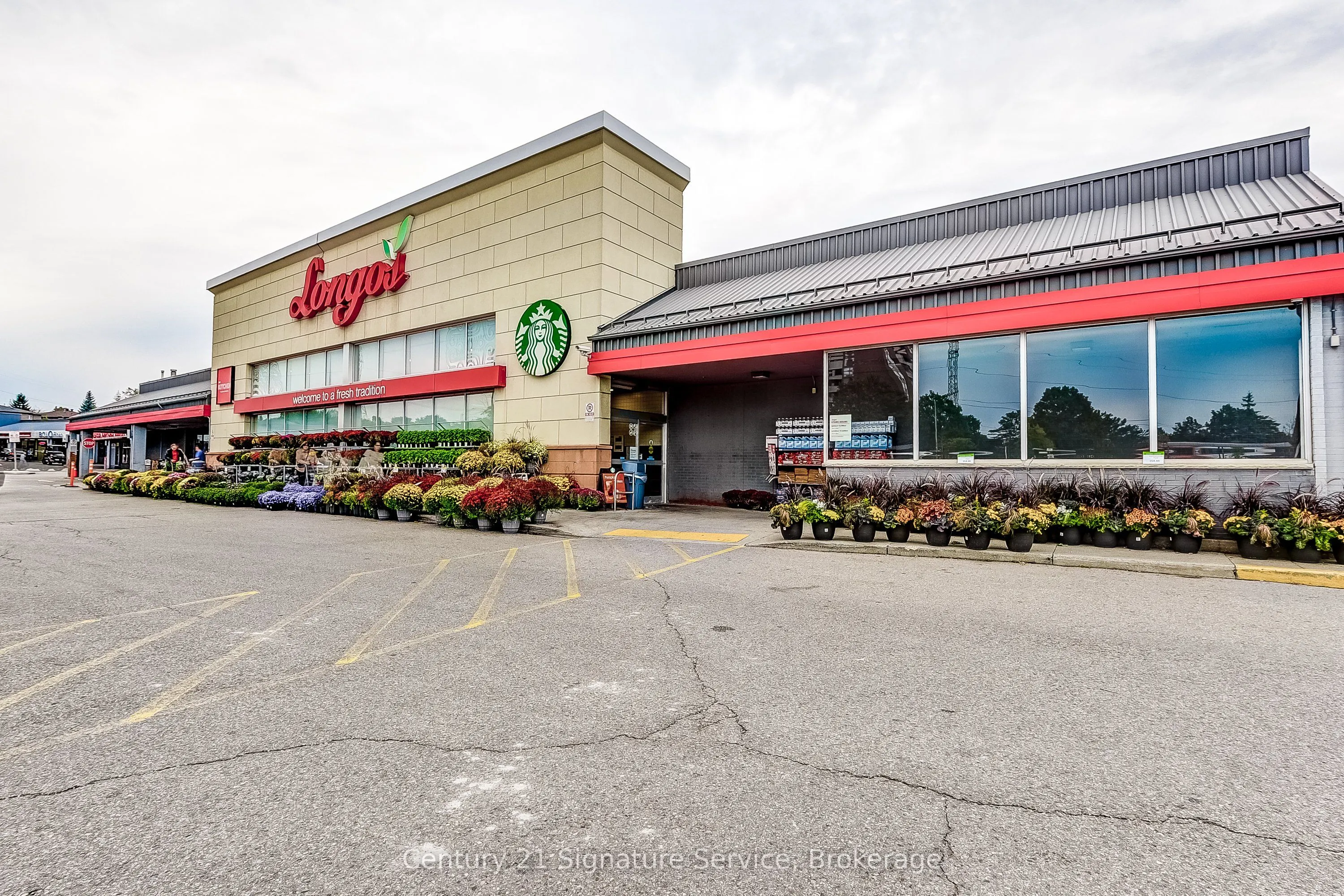 1951 Rathburn Road E, #12